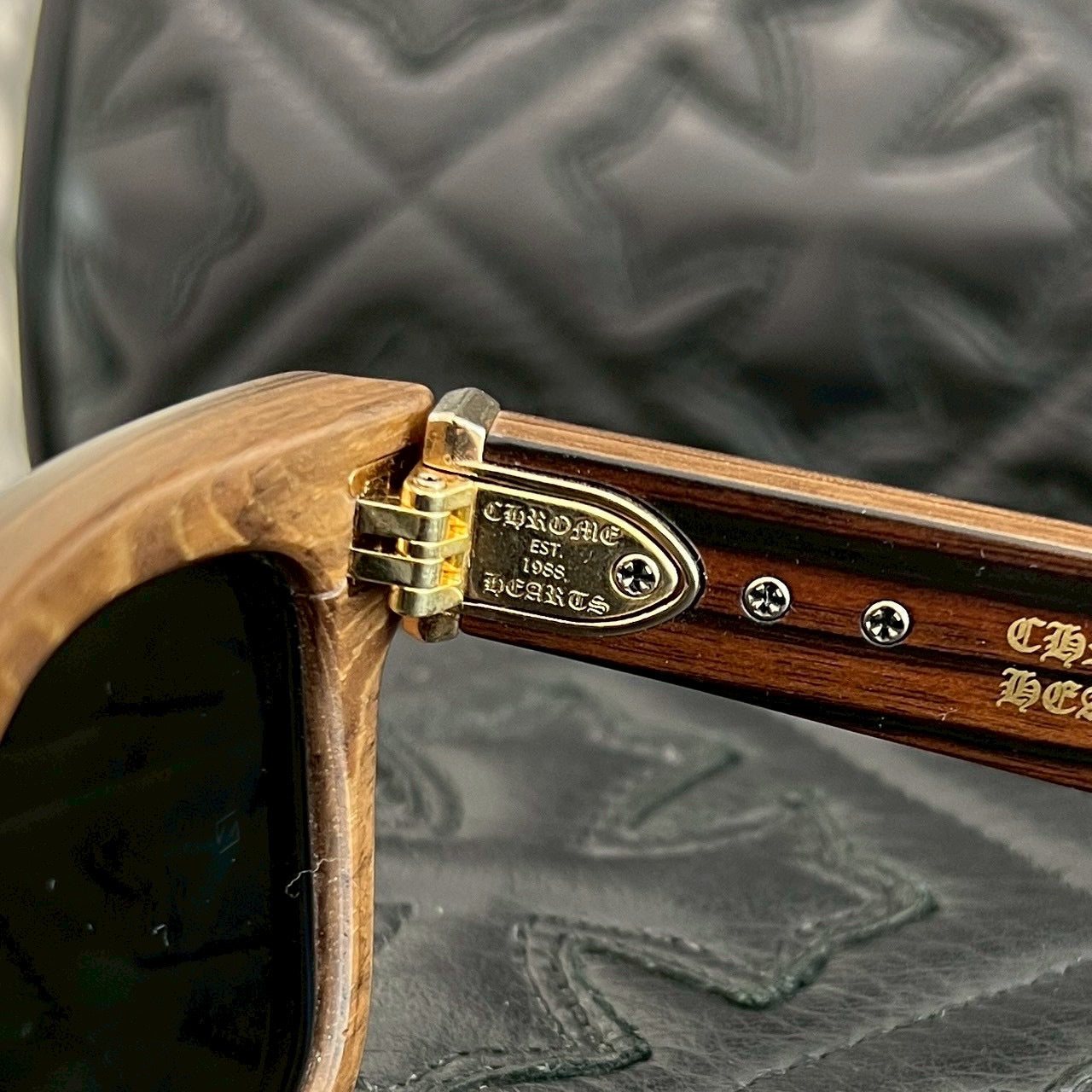 CHROME HEARTS LILITH Ebony Wood Sunglasses "BROWN/DARK GREY" WEWE-18KGP Size 56□18-144 クロムハーツ リリス エボニー ウッド サングラス "ブラウン/ダークグレー" サイズ56□18-144