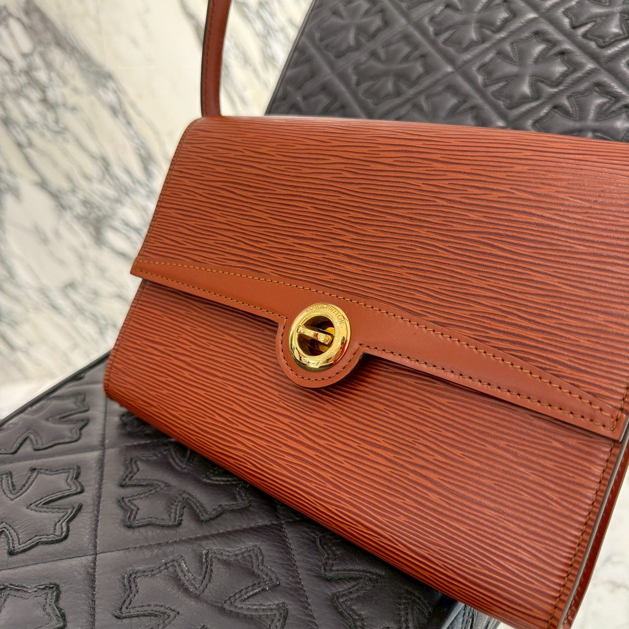LOUIS VUITTON Epi Arsh Shoulder Bag M52573 ルイヴィトン エピ アルシュ ショルダーバッグ