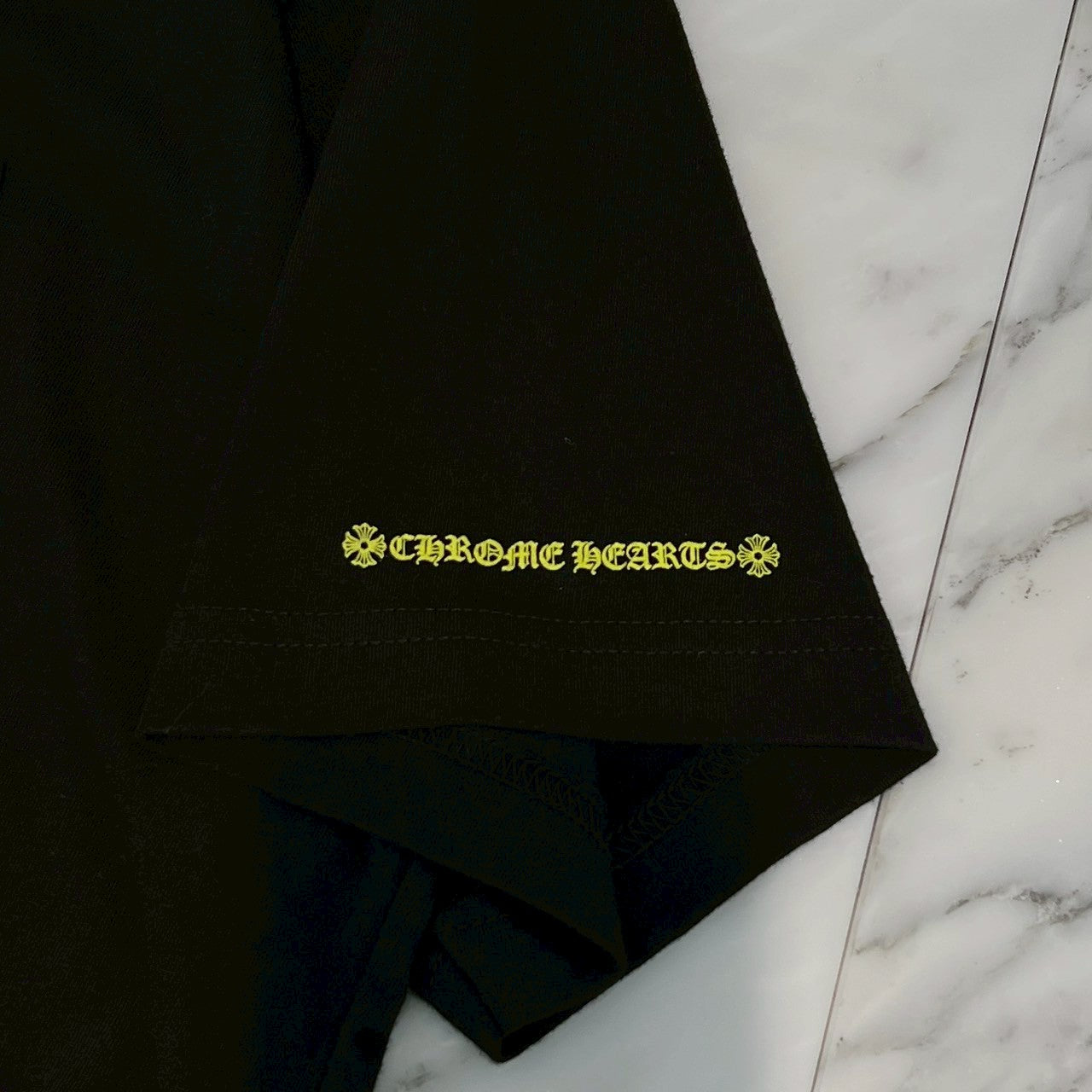 CHROME HEARTS Old English Neck Logo Neon Yellow Tee Size XXL クロムハーツ オールドイングリッシュ ネックロゴ ネオンイエロー Tシャツ サイズXXL