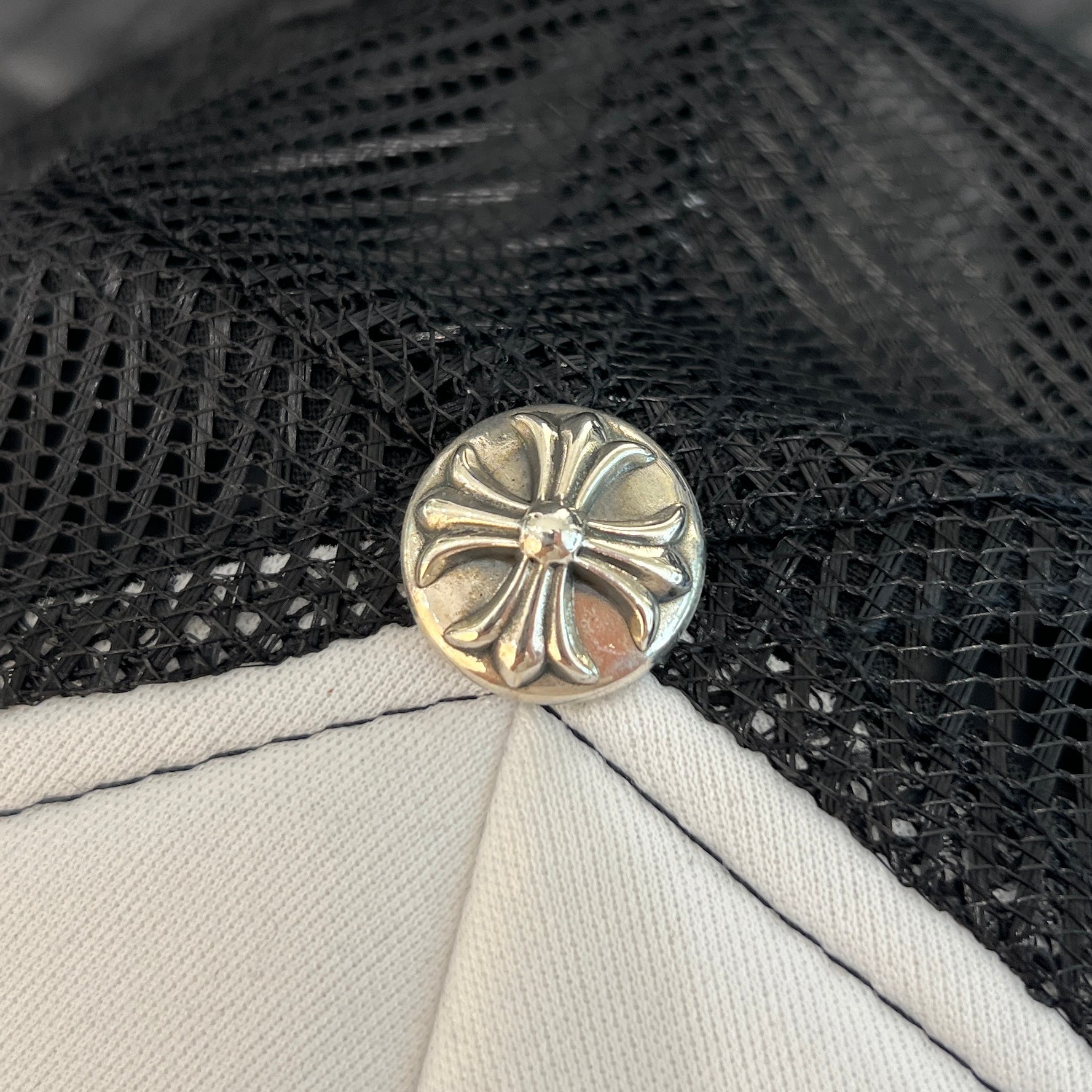 CHROME HEARTS Tricolor Triple Cross Patch Trucker Cap ONE SIZE（51-61）クロムハーツ トリコロール トリプルクロスパッチ トラッカーキャップ ONE SIZE（51-61）