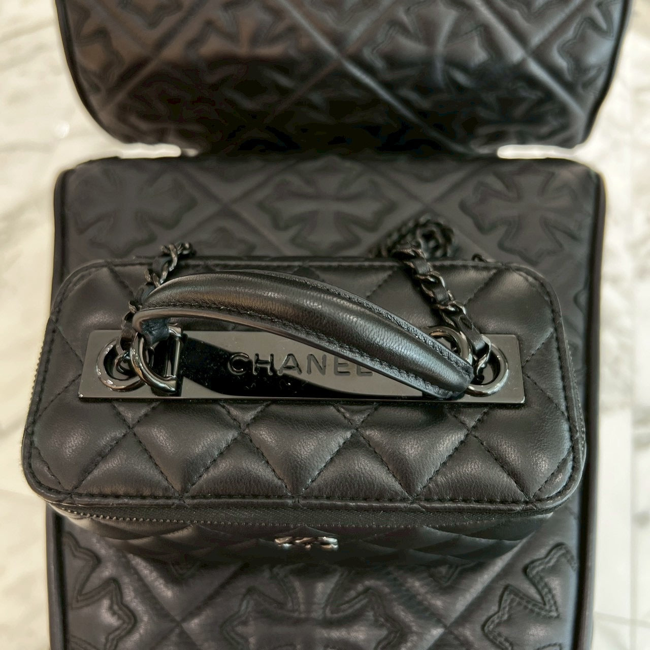 CHANEL Matelasse Vanity Case Shoulder Bag AP2199 シャネル マトラッセ ヴァニティケース ショルダーバッグ