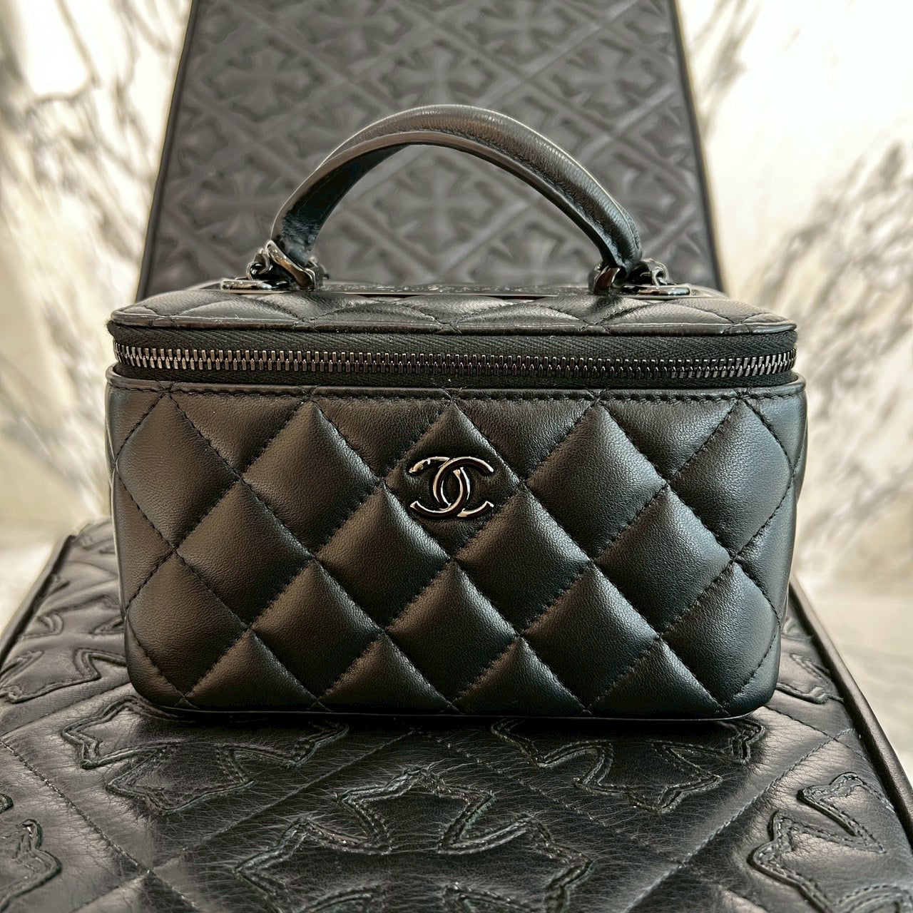 CHANEL Matelasse Vanity Case Shoulder Bag AP2199 シャネル マトラッセ ヴァニティケース ショルダーバッグ