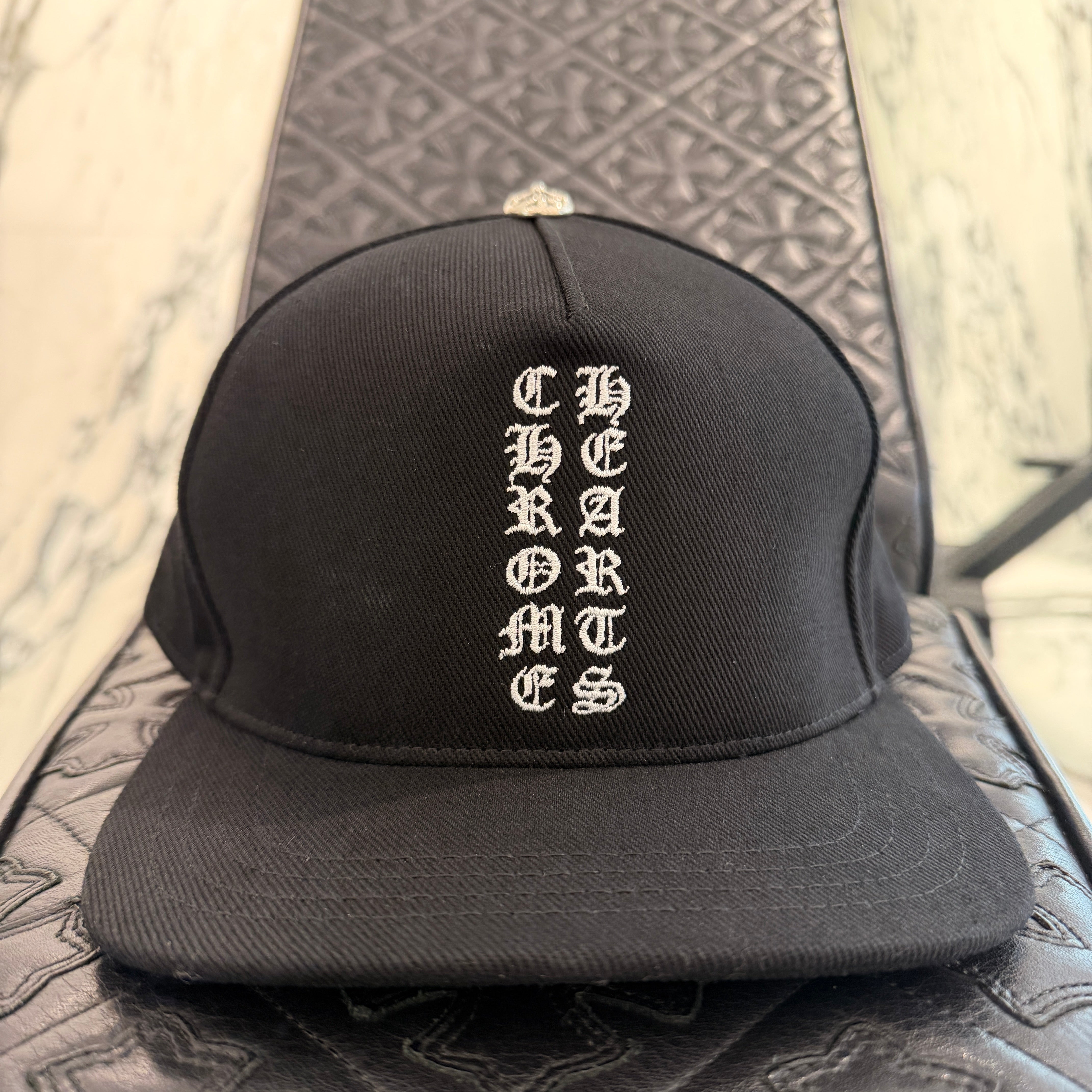 CHROME HEARTS Vertical Logo Trucker Cap Size ONE SIZE (51-61) クロムハーツ ヴァーティカルロゴ トラッカーキャップ サイズONE SIZE (51-61)