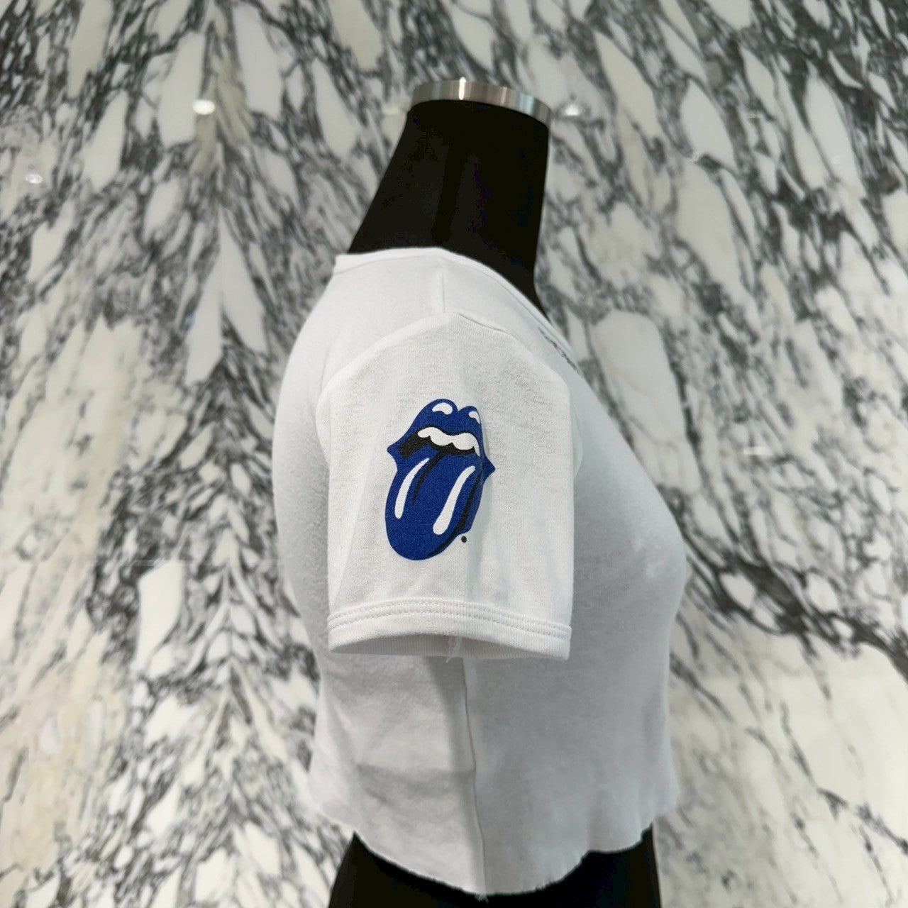 CHROME HEARTS × The Rolling Stones Lip & Tongue Neck Logo Tee Size ONE SIZE（68-112） クロムハーツ×ローリングストーンズ リップアンドタンネックロゴ Tシャツ サイズONE SIZE（68-112）