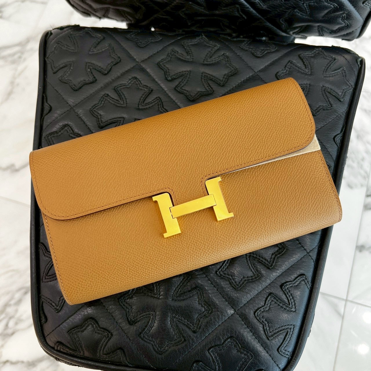 HERMES Constance To Go 