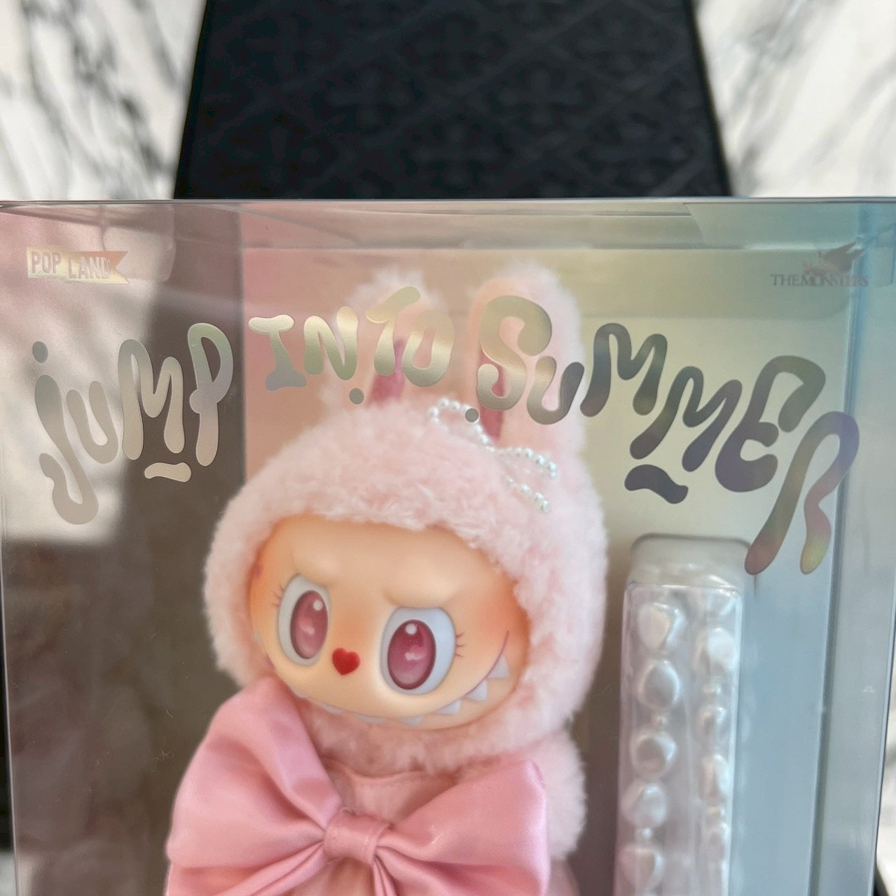 POP LAND The Monsters "Jump Into Summer Series" MOKOKO Plush Pendant ポップランド モンスターズ "ジャンプイントゥサマーシリーズ" モココ ぬいぐるみ ペンダント