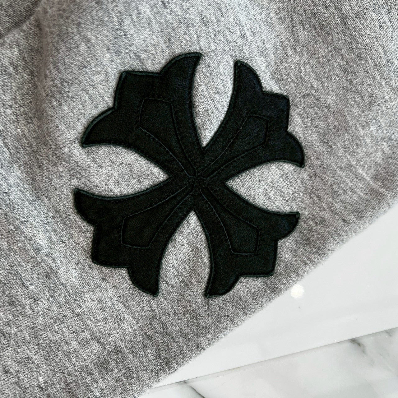 CHROME HEARTS Y NOT 3 Cemetery Cross Leather Patch Pullover Hoodie Size S クロムハーツ ワイノット 3 セメタリークロス レザーパッチ プルオーバーフーディー サイズS