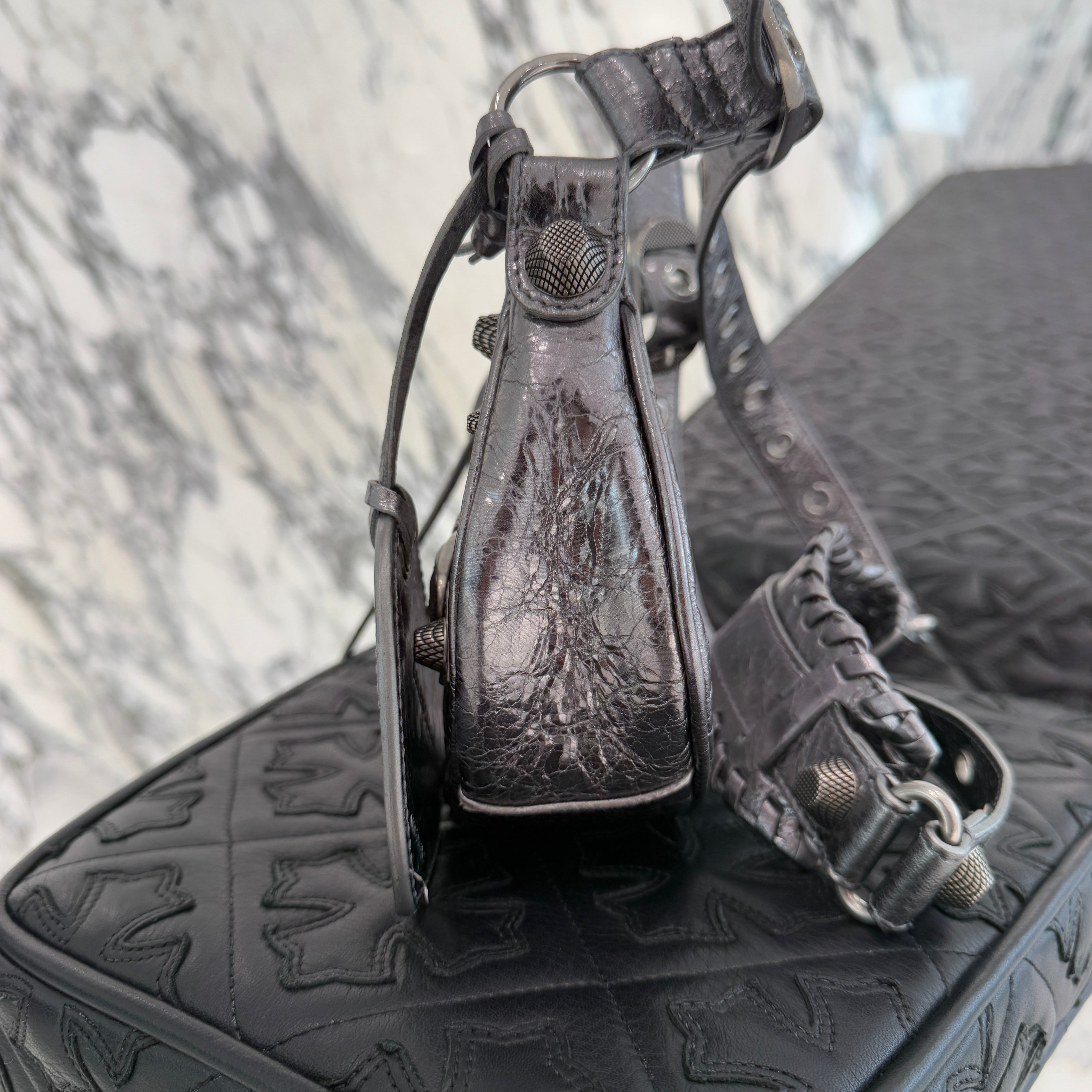 BALENCIAGA 2023AW Le Cagole Mini Shoulder Bag 6958140GT3Y8103 バレンシアガ ル・カゴール ミニショルダーバッグ