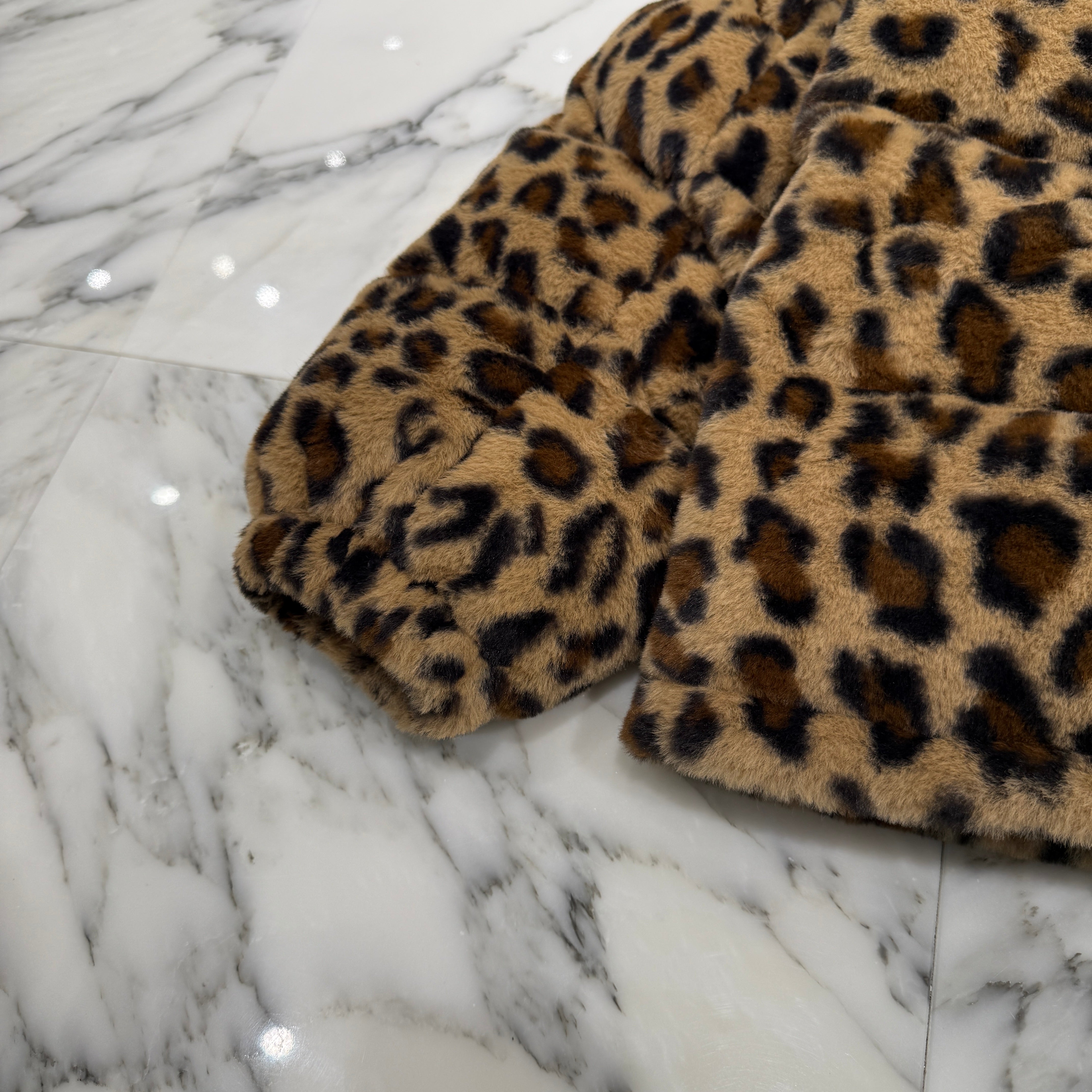 THE BLACK EYE PATCH × FIRST DOWN 2024AW LABEL LEOPARD Down Jacket