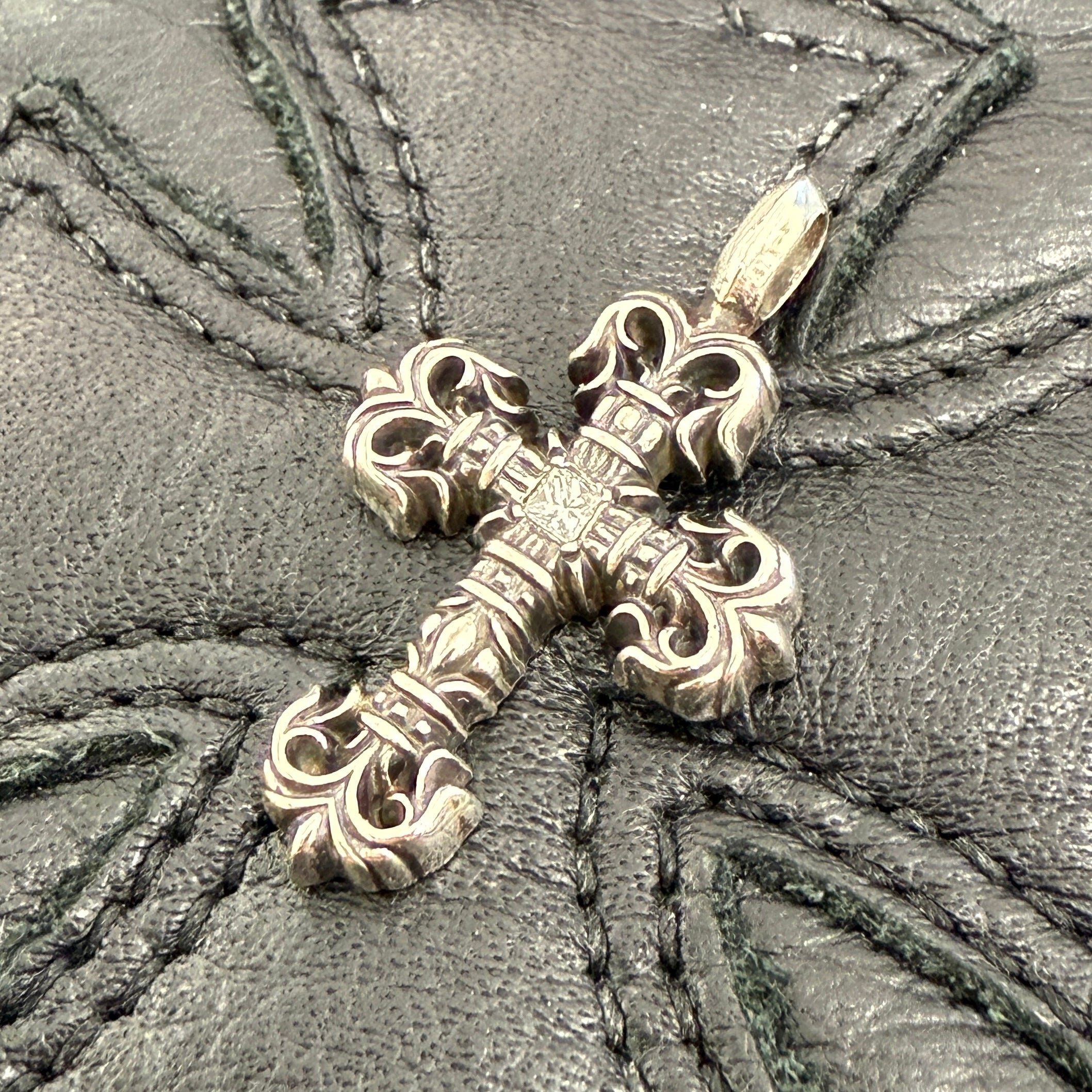 CHROME HEARTS Filigree Cross Charm 1 Diamond Pendant Top クロムハーツ フィリグリークロス チャーム 1ダイヤモンド ペンダントトップ