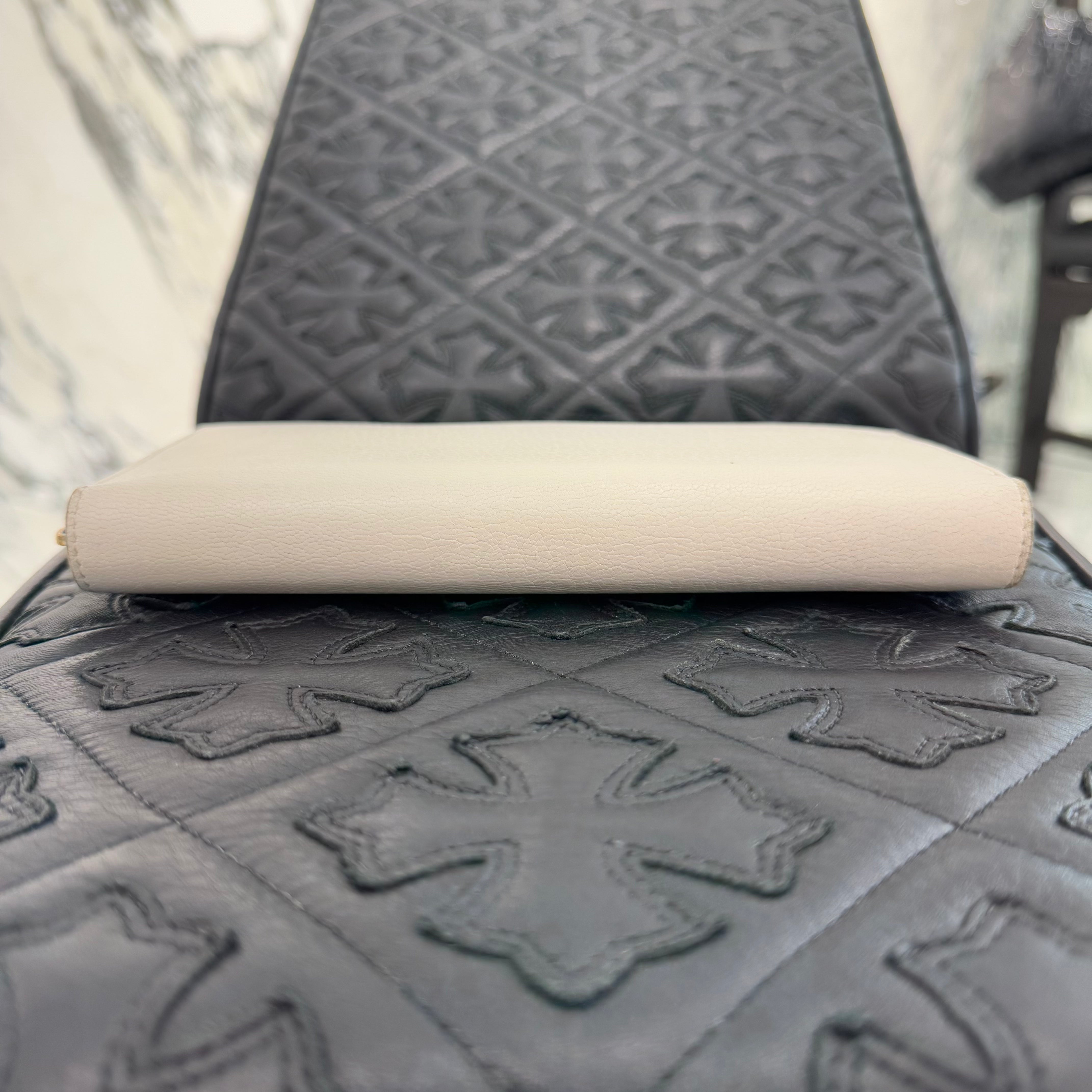 CELINE Leather Round Zipper Long Wallet "WHITE" セリーヌ レザー ラウンドファスナー ロングウォレット "ホワイト"