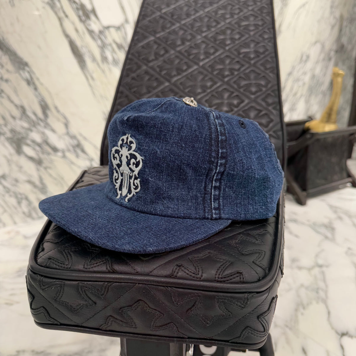 クロムハーツ DENIM TRACKER ダガー刺繍デニムキャップ クロムハーツ DENIM TRACKER ダガー刺繍デニムキャップ