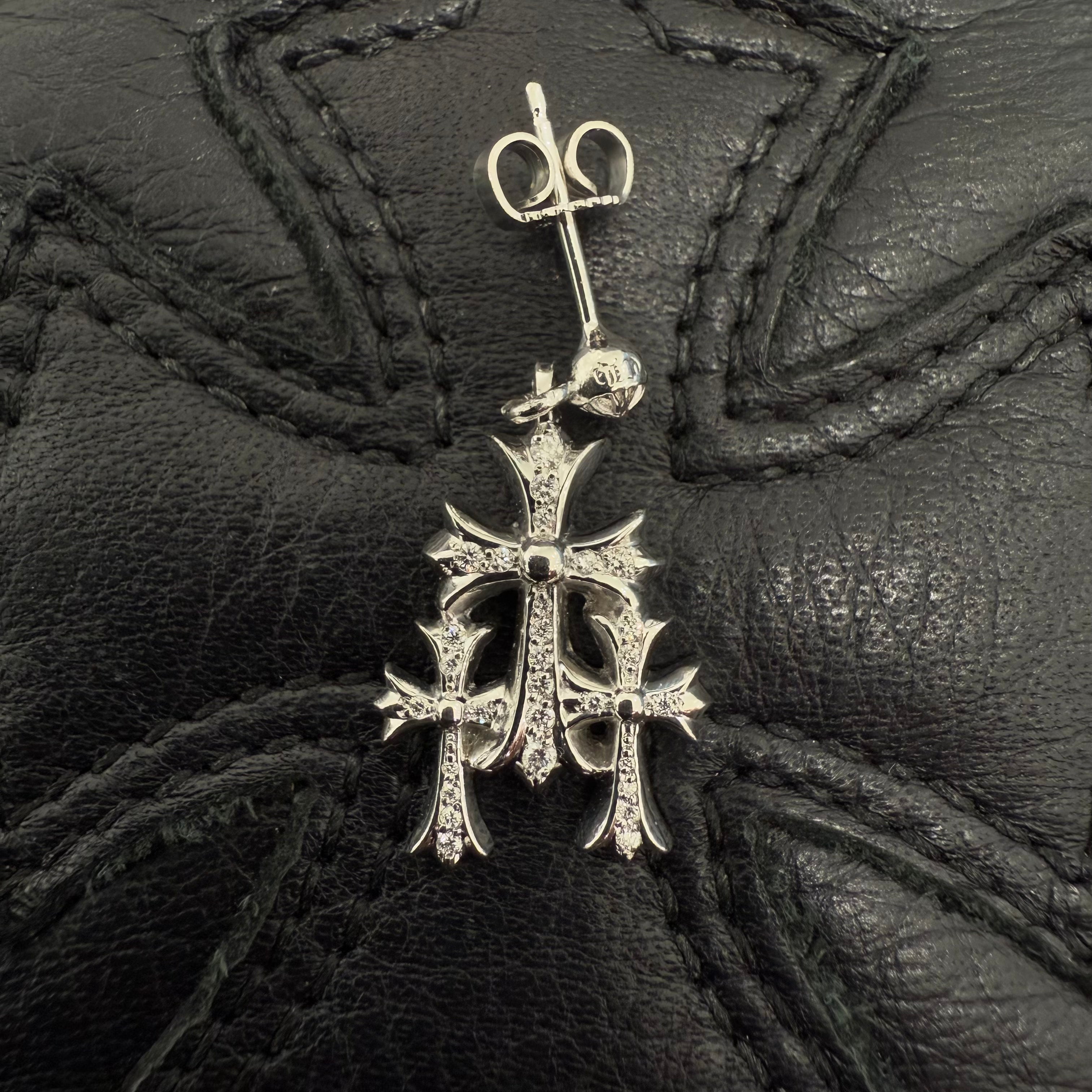 CHROME HEARTS 18K WG 3 Cemetery Cross Earring Pave Diamond クロムハーツ 18K ホワイトゴールド 3セメタリークロス イヤリング パヴェダイヤモンド