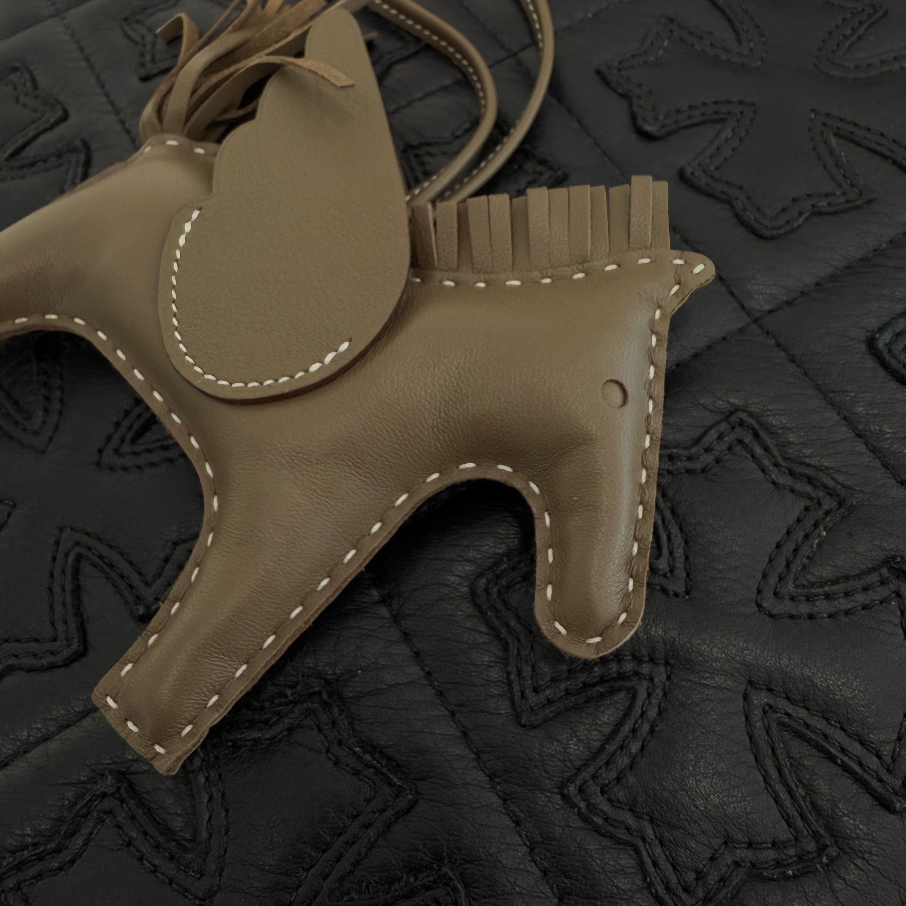 HERMES Rodeo Pegasus MM Charm W刻印 エルメス ロデオ ペガサス MM チャーム