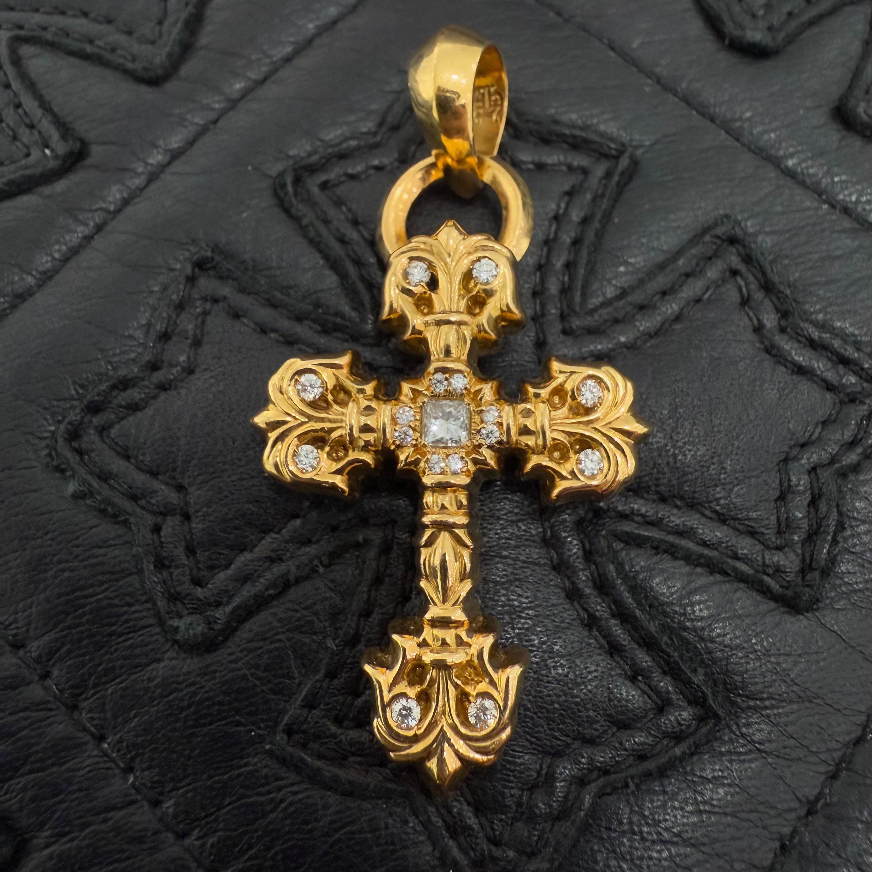 CHROME HEARTS 22K PAVE Diamond Filigree Cross Pendent XS With Bail クロムハーツ 22K パヴェ ダイヤモンド フィリグリークロス ペンダントXS ウィズベイル