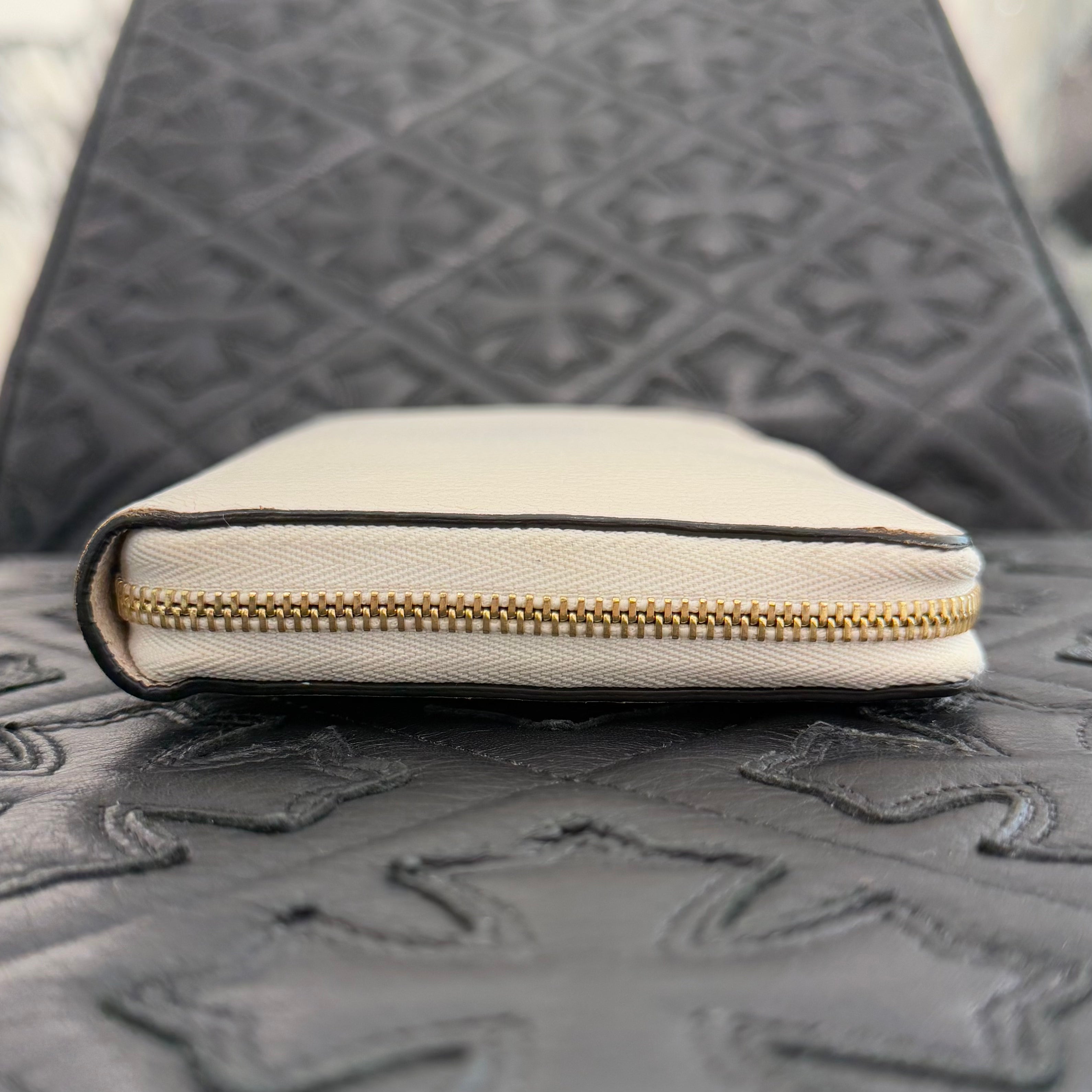 CELINE Leather Round Zipper Long Wallet "WHITE" セリーヌ レザー ラウンドファスナー ロングウォレット "ホワイト"