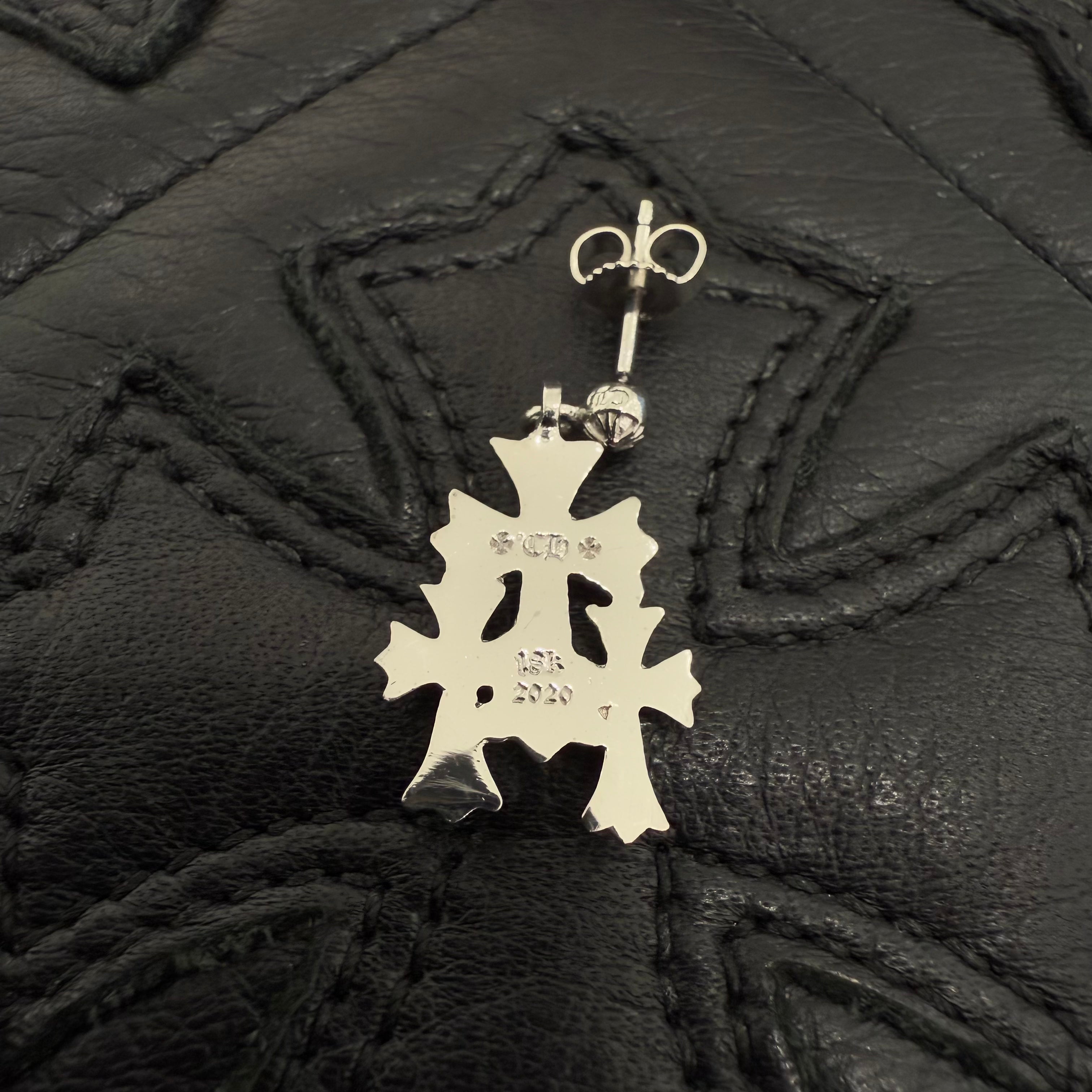 CHROME HEARTS 18K WG 3 Cemetery Cross Earring Pave Diamond クロムハーツ 18K ホワイトゴールド 3セメタリークロス イヤリング パヴェダイヤモンド