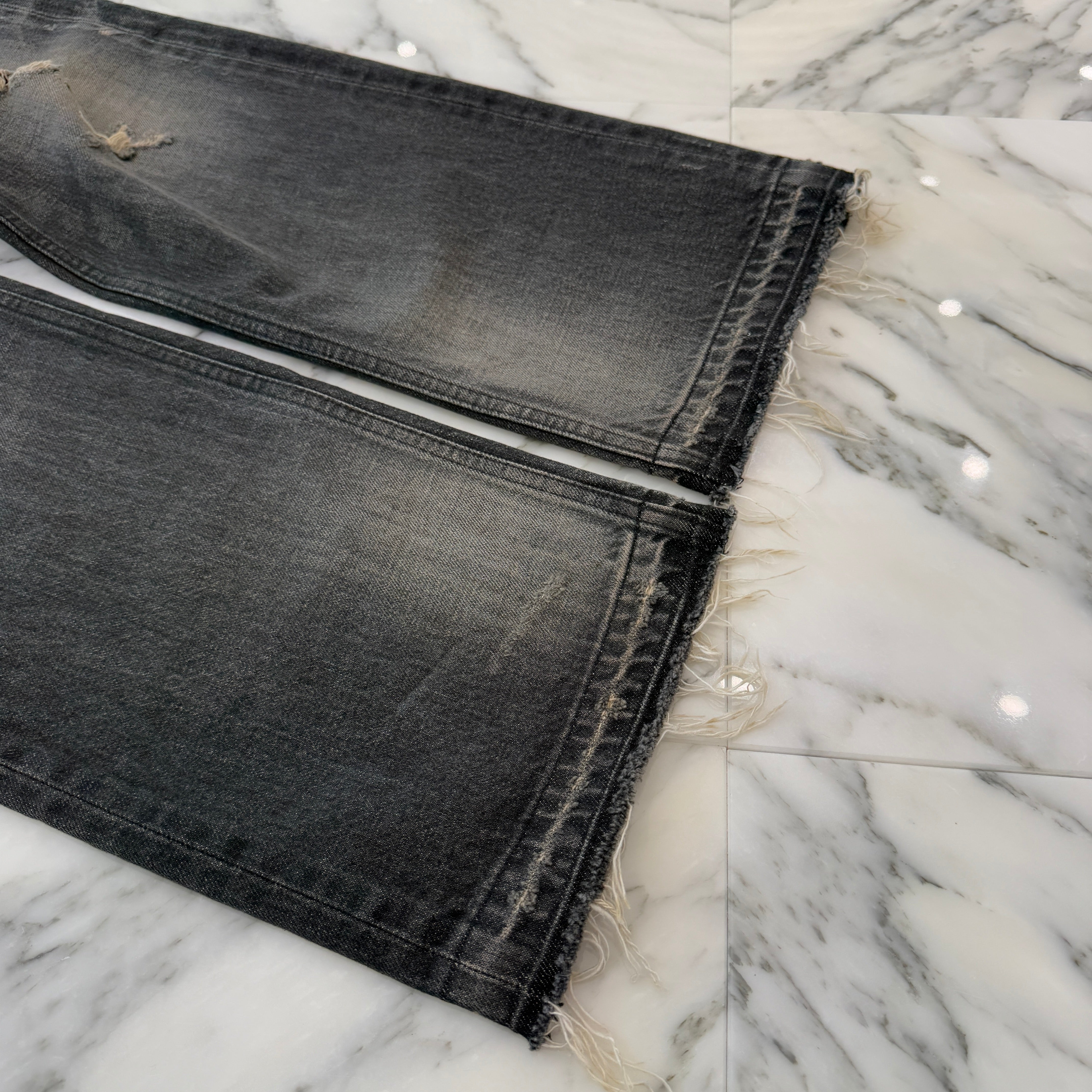 CELINE 2024SS Wesley Jeans In Black Destroyed Denim Pants 2N850247Y.06CK Size 26 セリーヌ ウェスリージーンズ イン ブラックデストロイデニムパンツ サイズ 26