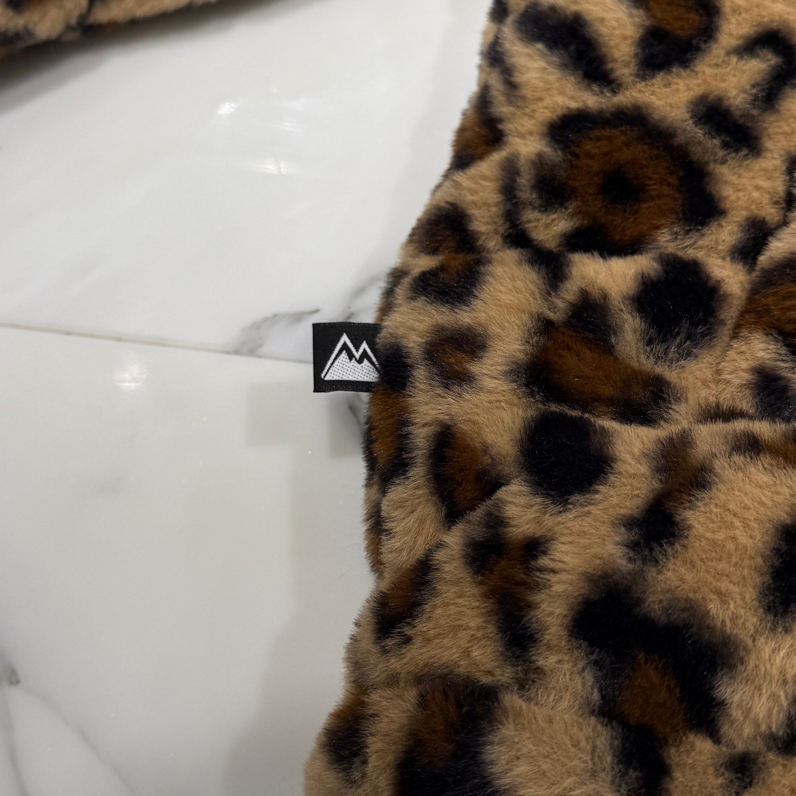 THE BLACK EYE PATCH × FIRST DOWN 2024AW LABEL LEOPARD Down Jacket F742118 Size L ブラックアイパッチ × ファーストダウン ラベル レオパード ダウンジャケット サイズL