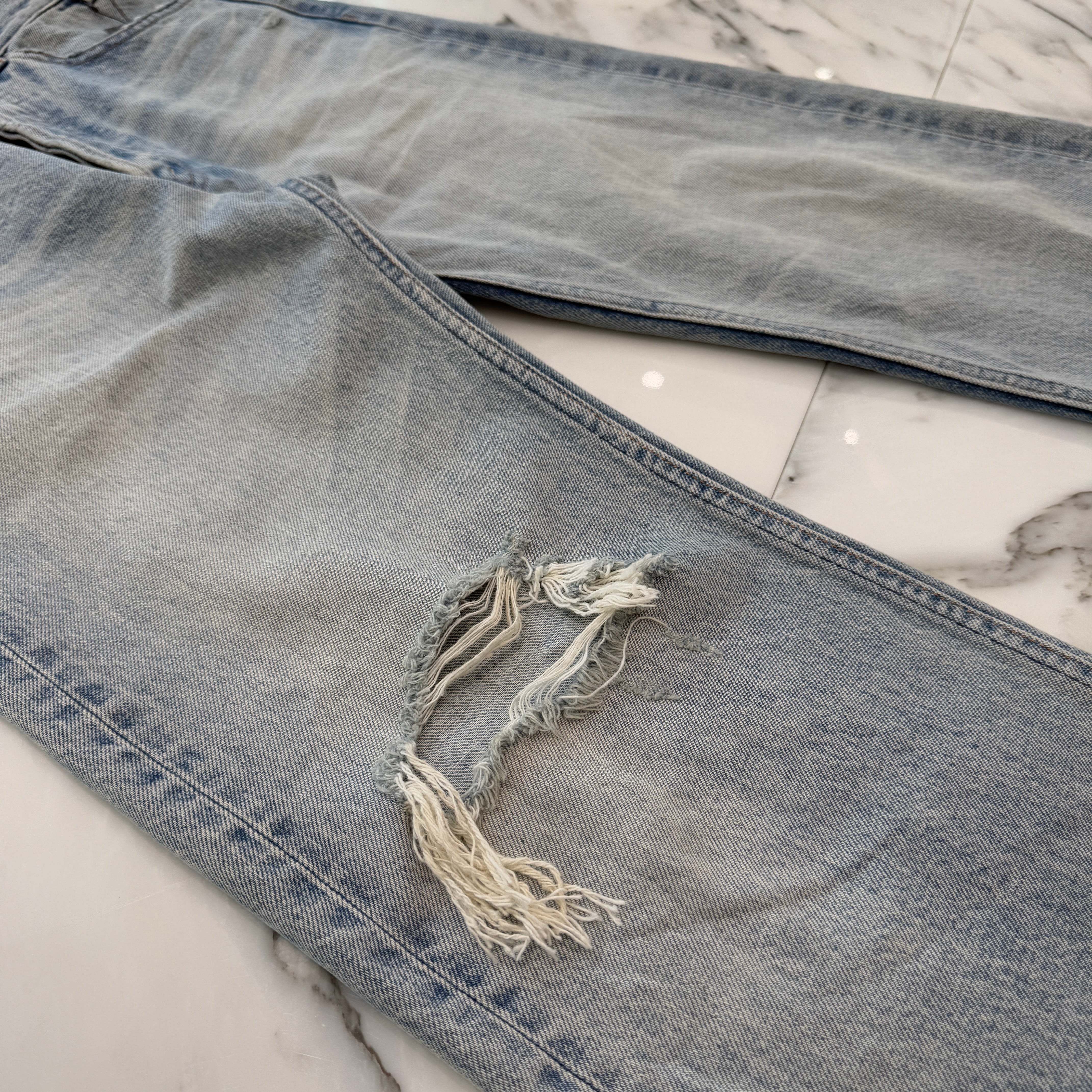 CELINE 2024SS Wesley Jeans In Breezy Point Wash Denim Pants N946629V.08ZY Size 26 セリーヌ ウェスリー ジーンズ イン ブリーズポイントウォッシュ デニムパンツ サイズ 26