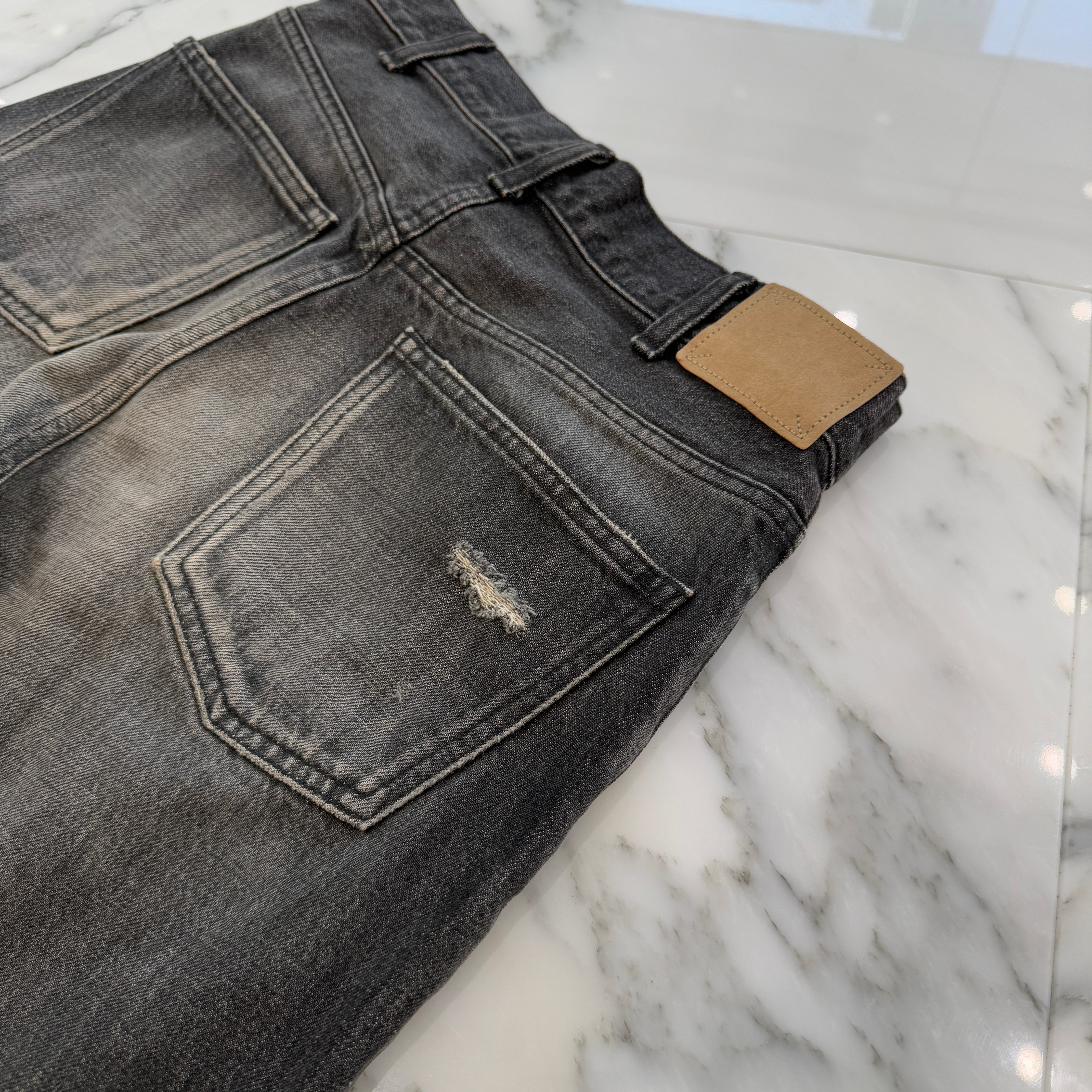CELINE 2024SS Wesley Jeans In Black Destroyed Denim Pants