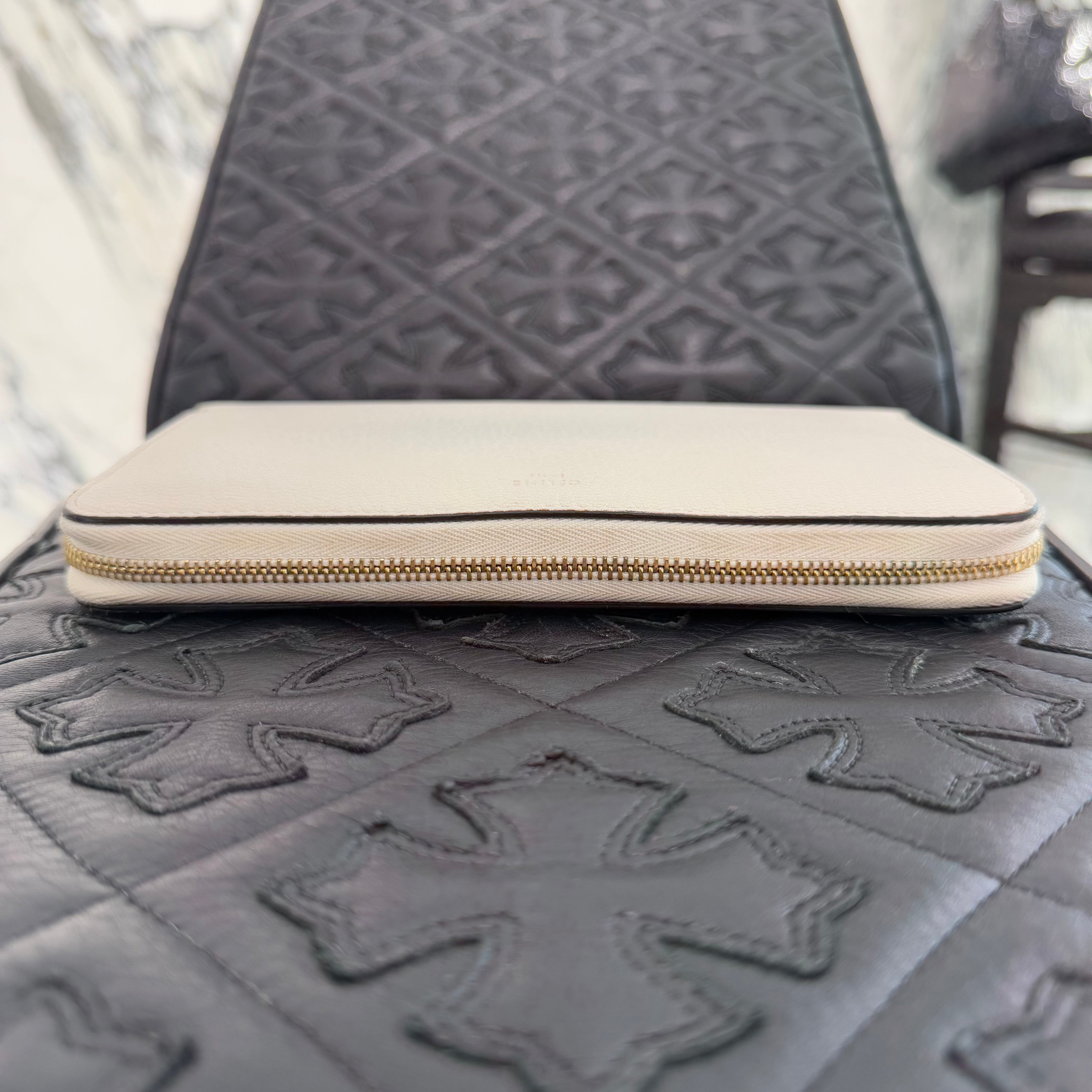 CELINE Leather Round Zipper Long Wallet "WHITE" セリーヌ レザー ラウンドファスナー ロングウォレット "ホワイト"