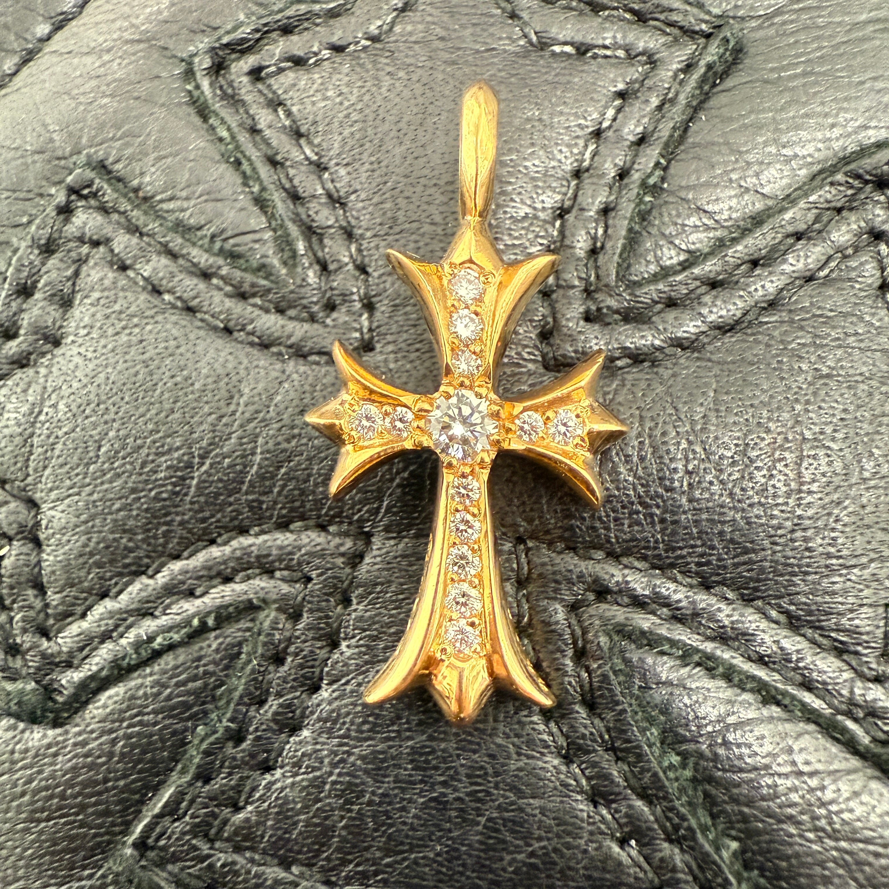 CHROME HEARTS 22K Tiny Fat Cross Pave Diamond Pendant Top クロム