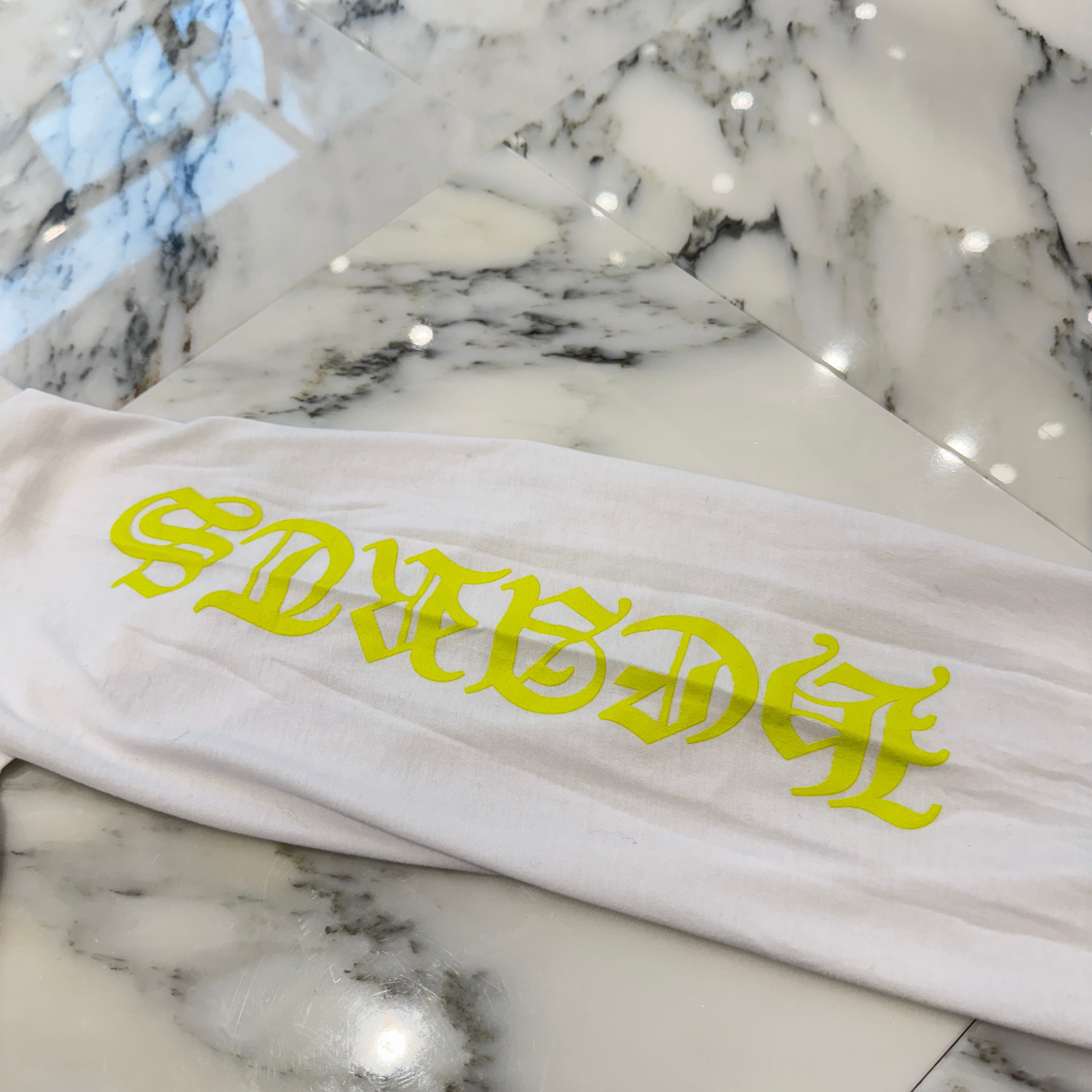 CHROME HEARTS Old English Neck Logo Neon Yellow Long Sleeve Tee Size L クロムハーツ オールドイングリッシュネックロゴネオンイエローロングスリーブTシャツ サイズL