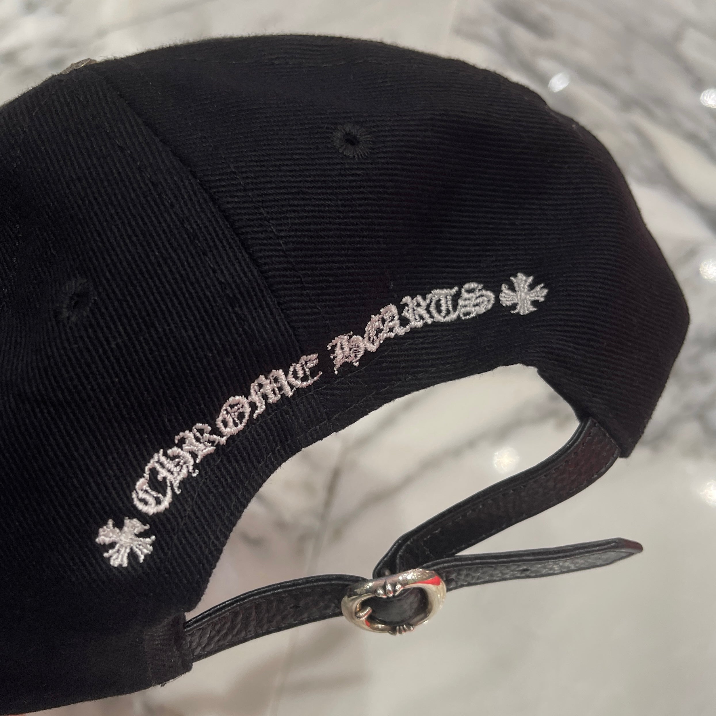 CHROME HEARTS × MATTY BOY Chomper Patch Leather Belt Trucker Cap Size ONE SIZE（53-60） クロムハーツ × マッティボーイ チョンパー パッチ レザーベルト トラッカーキャップ ONE SIZE（53-60）