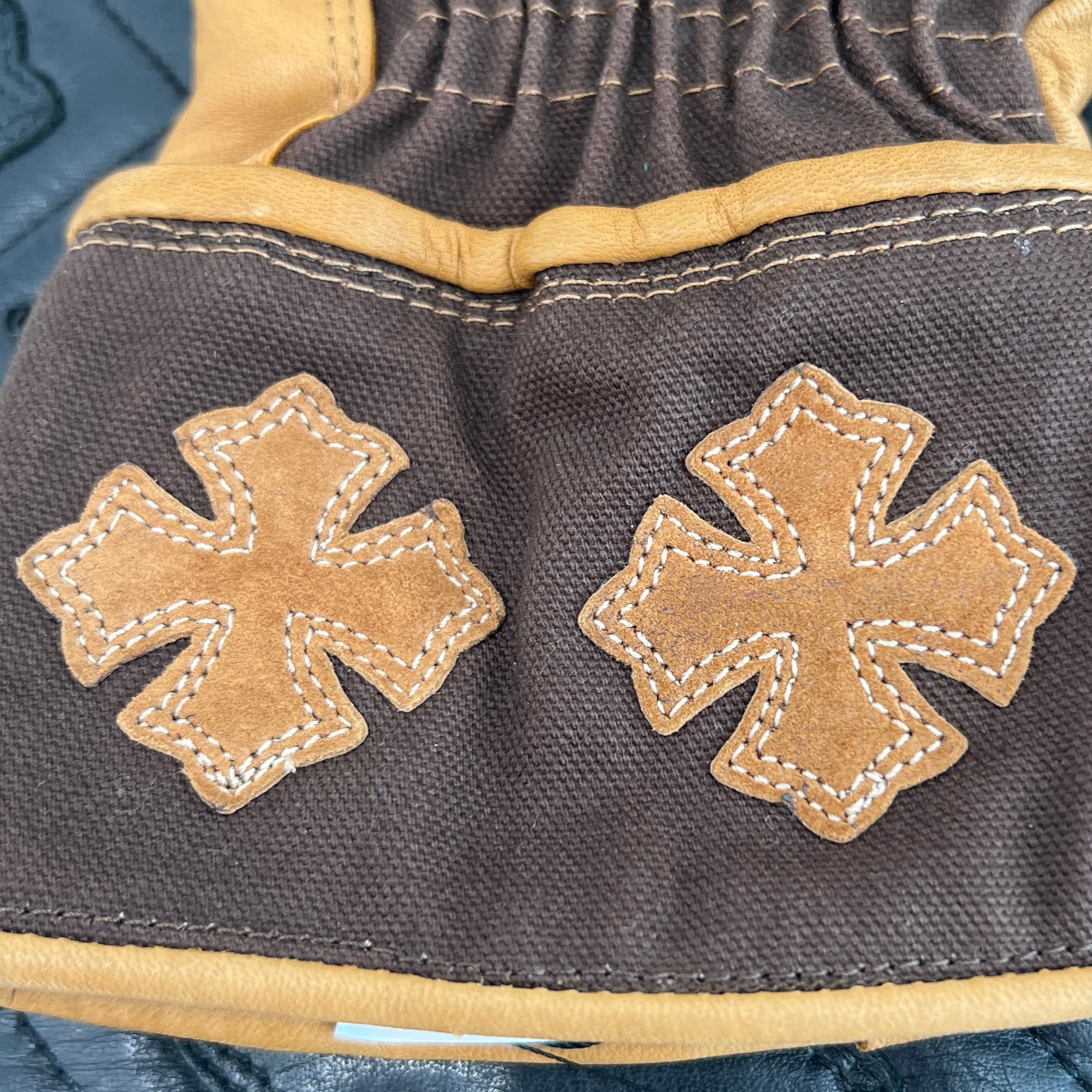 CHROME HEARTS Leather Cross Patch Globe Size M クロムハーツ レザークロスパッチ グローブ サイズM