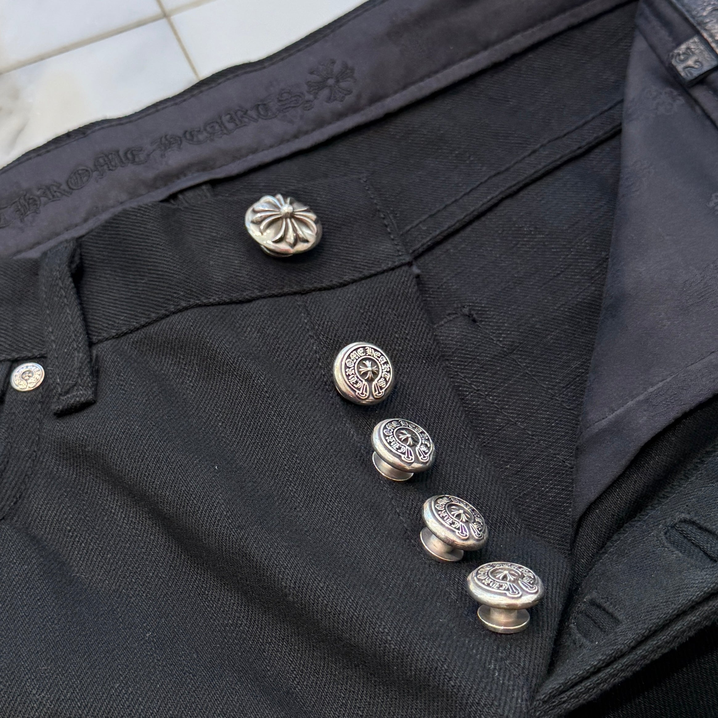 CHROME HEARTS Flare Knee Cross Ball Button Denim Pants Size 32 クロムハーツ フレアニー クロスボールボタン デニムパンツ サイズ32