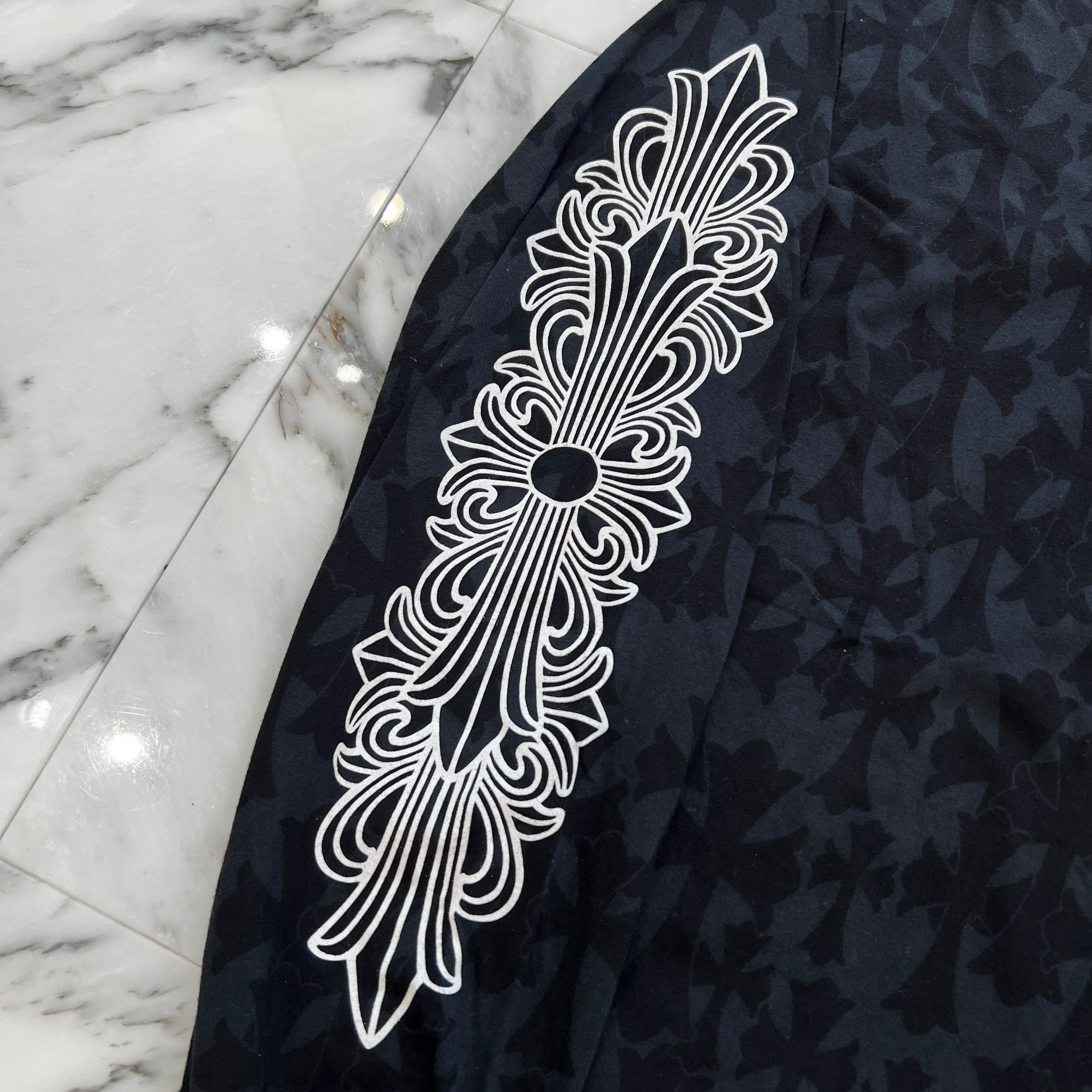 CHROME HEARTS 2024SS Graveyard Cemetery Cross Long Sleeve Tee Size L クロムハーツ グレイブヤード セメタリークロス ロングスリーブTシャツ 総柄 サイズL