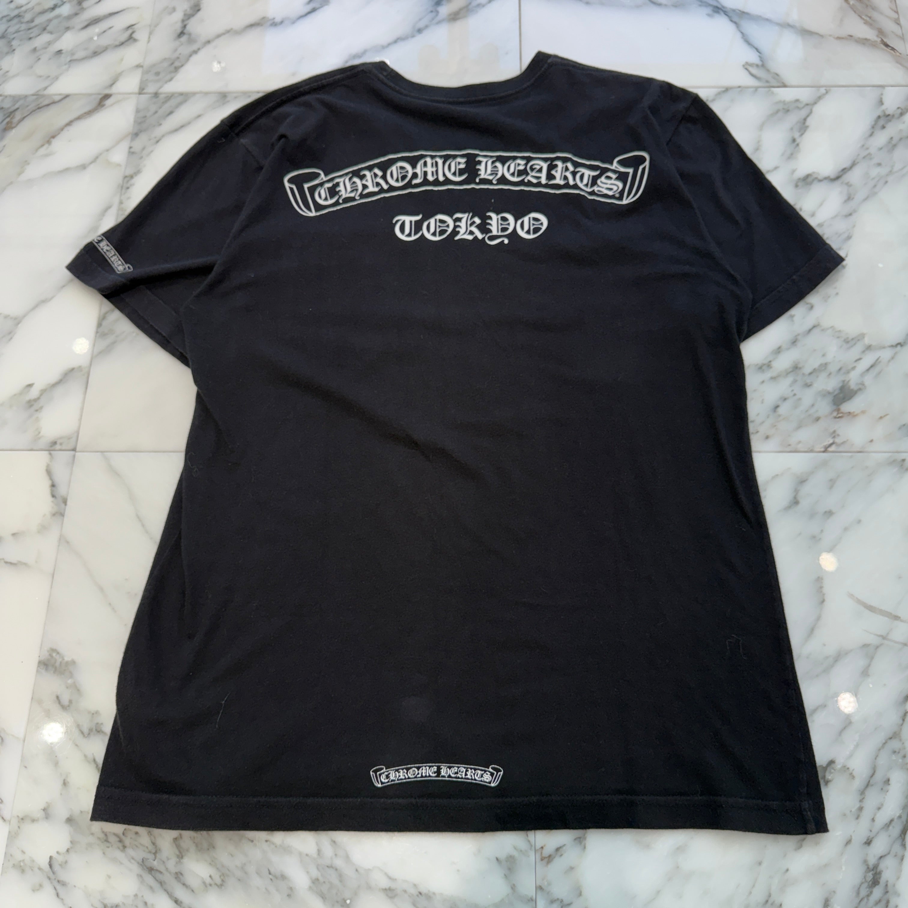 CHROME HEARTS Tokyo Scroll Label Logo Tee Size L クロムハーツ 東京限定 スクロールラベルロゴ Tシャツ サイズL