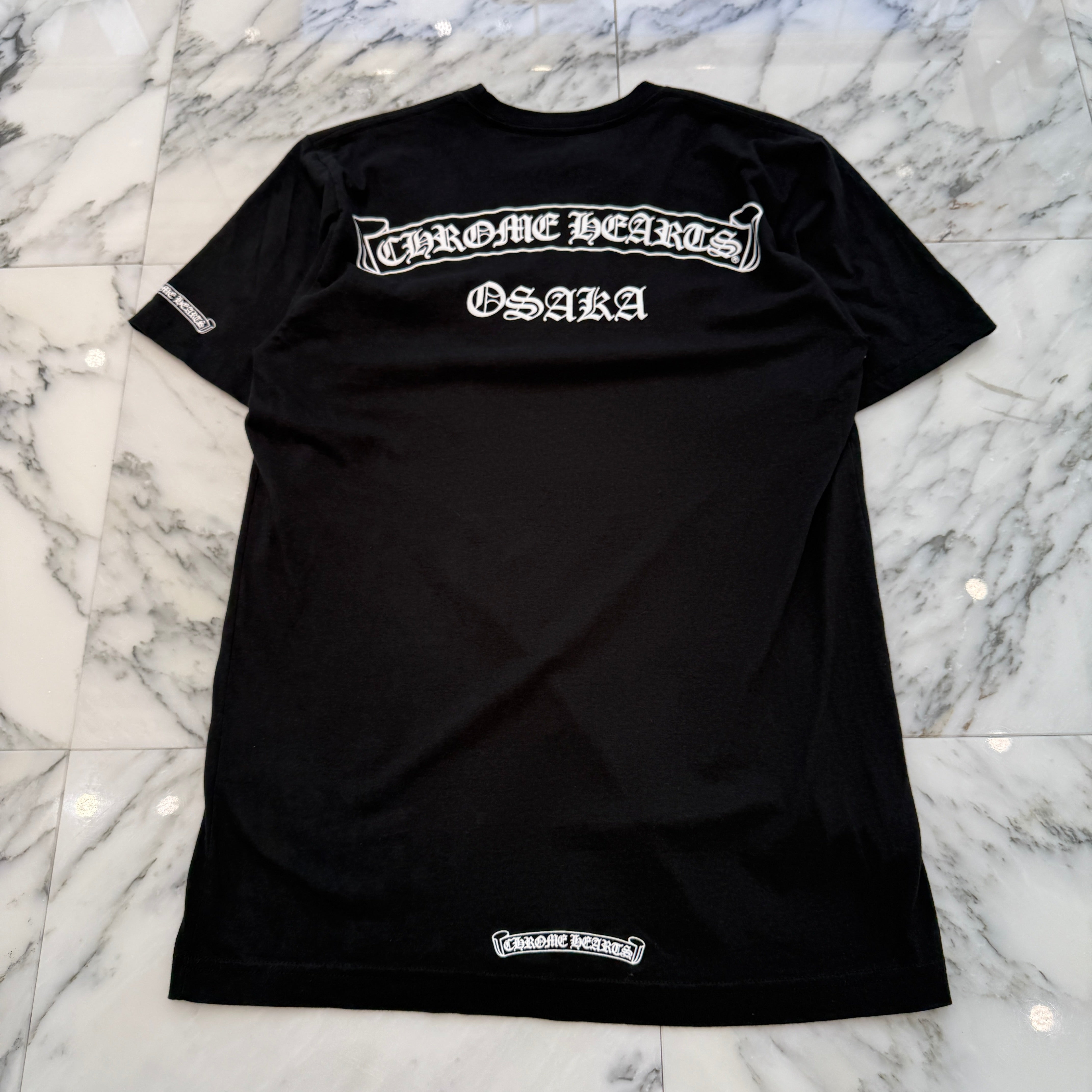 CHROME HEARTS Osaka Scroll Label Logo Tee Size M クロムハーツ 大阪限定 スクロールラベルロゴ Tシャツ サイズM