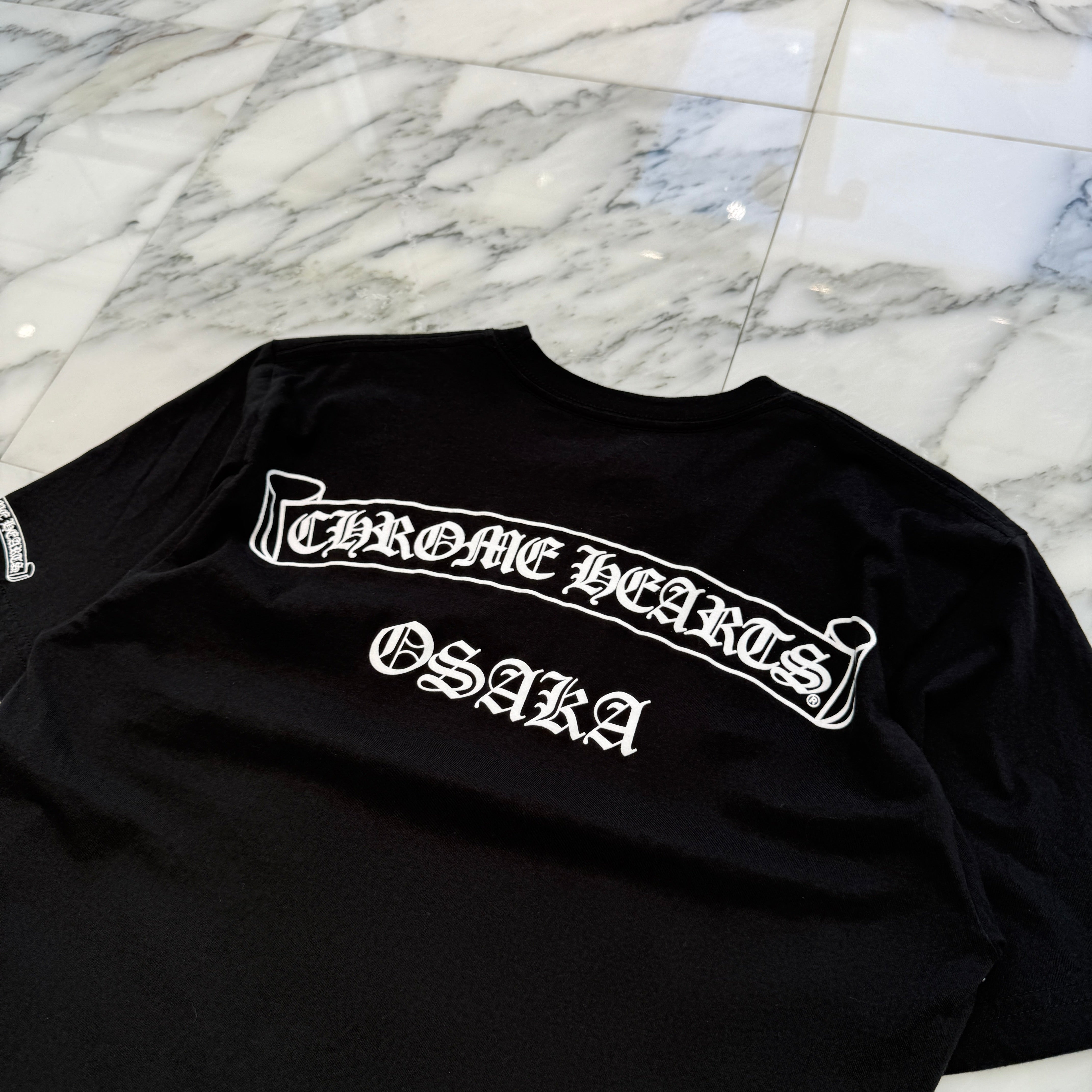 CHROME HEARTS Osaka Scroll Label Logo Tee Size M クロムハーツ 大阪限定 スクロールラベルロゴ Tシャツ サイズM
