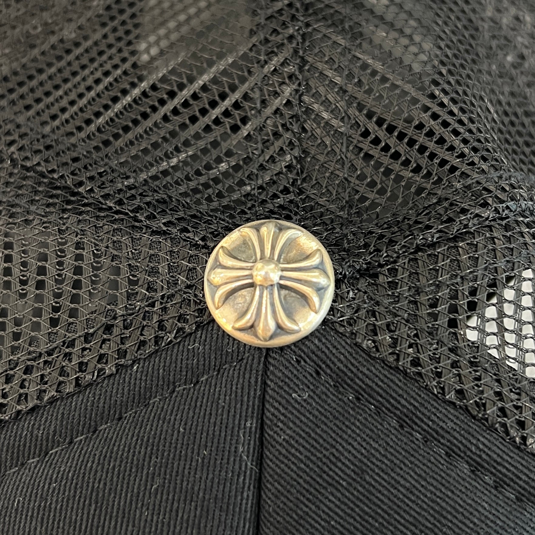 CHROME HEARTS Camo Triple Cross Leather Patch Trucker Cap ONE SIZE (51-61) クロムハーツ カモ トリプルクロス レザーパッチ トラッカーキャップ サイズONE SIZE (51-61)