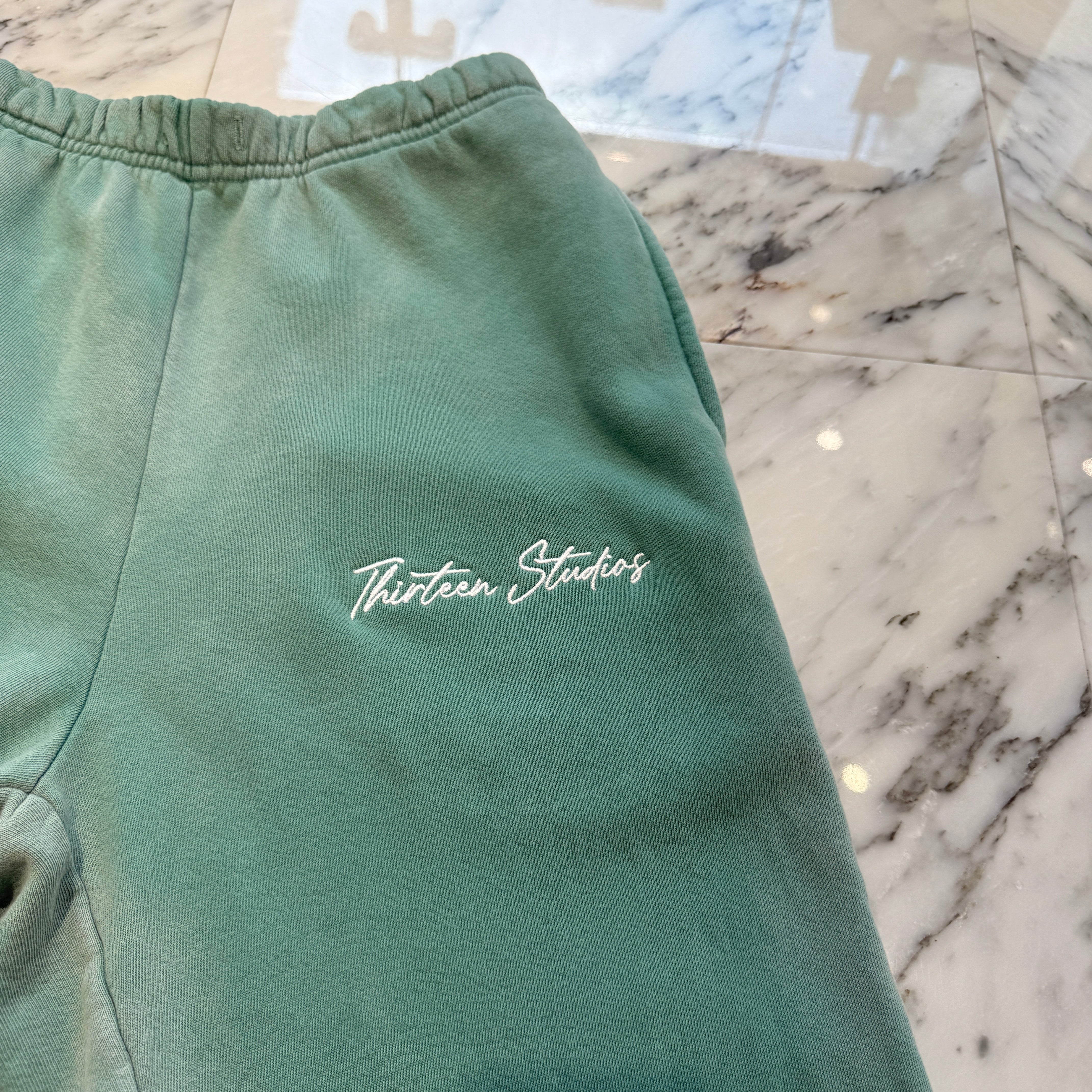 Thirteen Studios Faded Green Pullover Hoodie size M ＆ Faded Green Sweat Pants size S サーティーンスタジオ フェードグリーン プルオーバーフーディ サイズM＆フェードグリーンスウェットパンツ サイズS