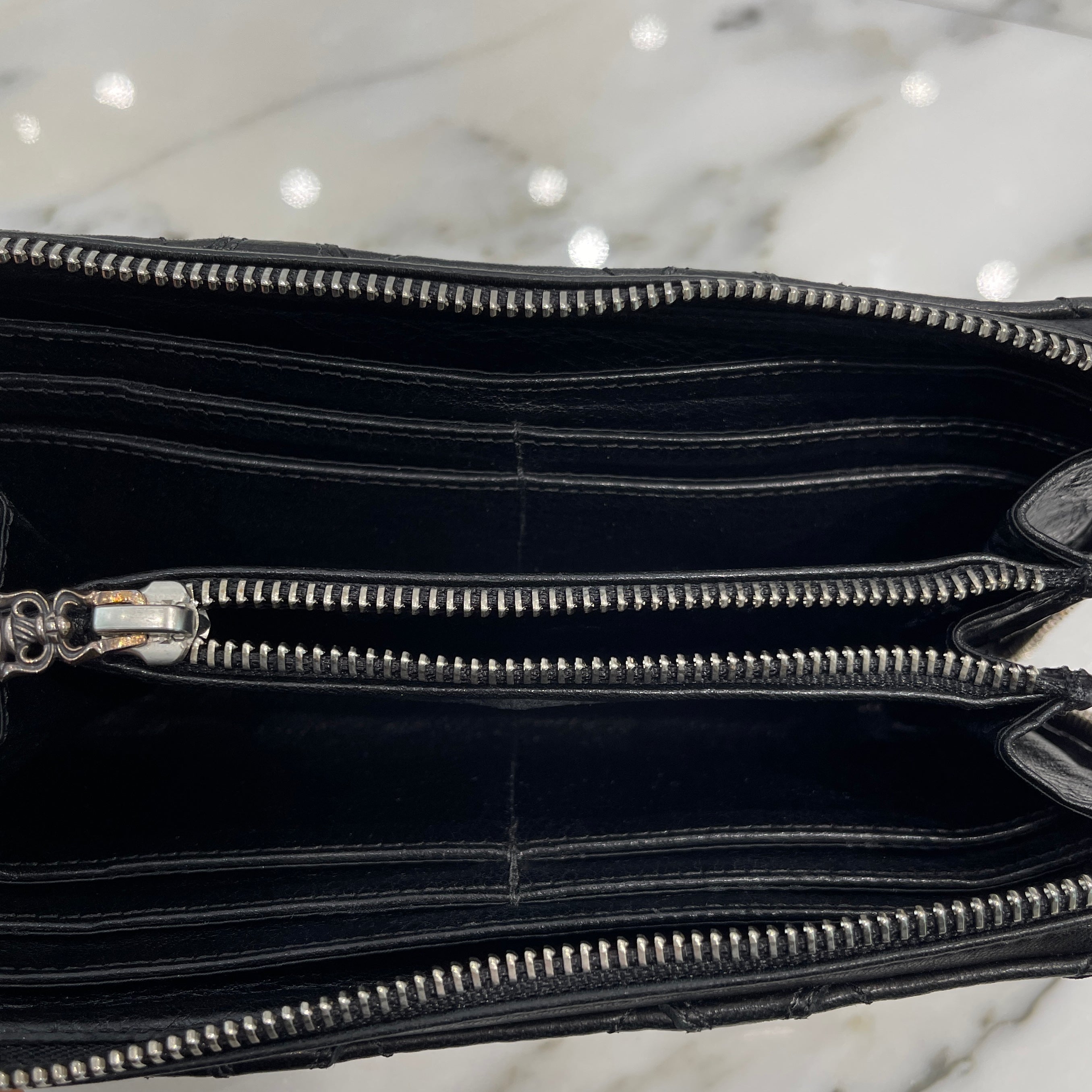 CHROME HEARTS Cemetery Cross Leather Patch Quilting Leather Wallet クロムハーツ セメタリークロス レザーパッチ キルティング風 レザーウォレット