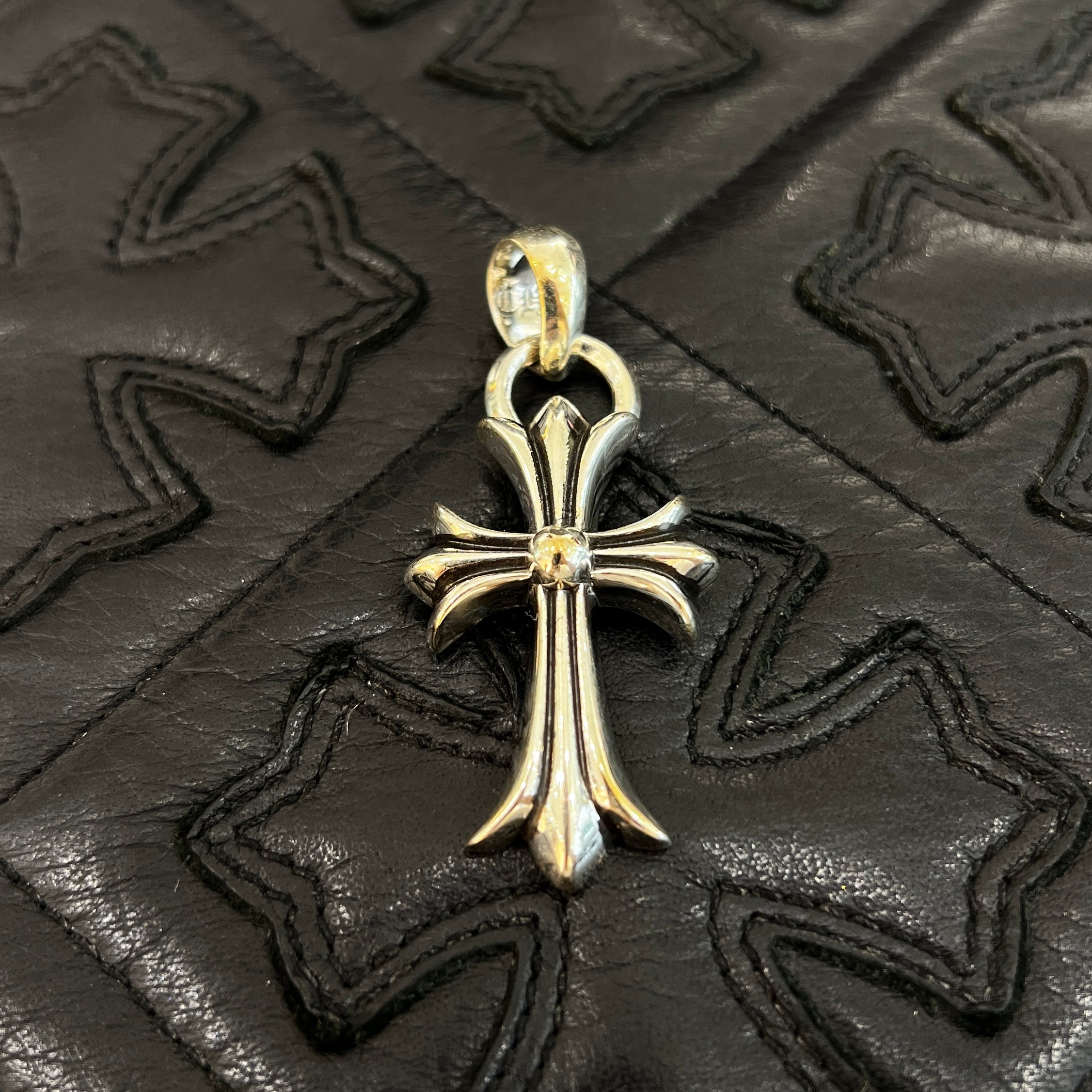 CHROME HEARTS Small CH Cross Pendant With Bail クロムハーツ