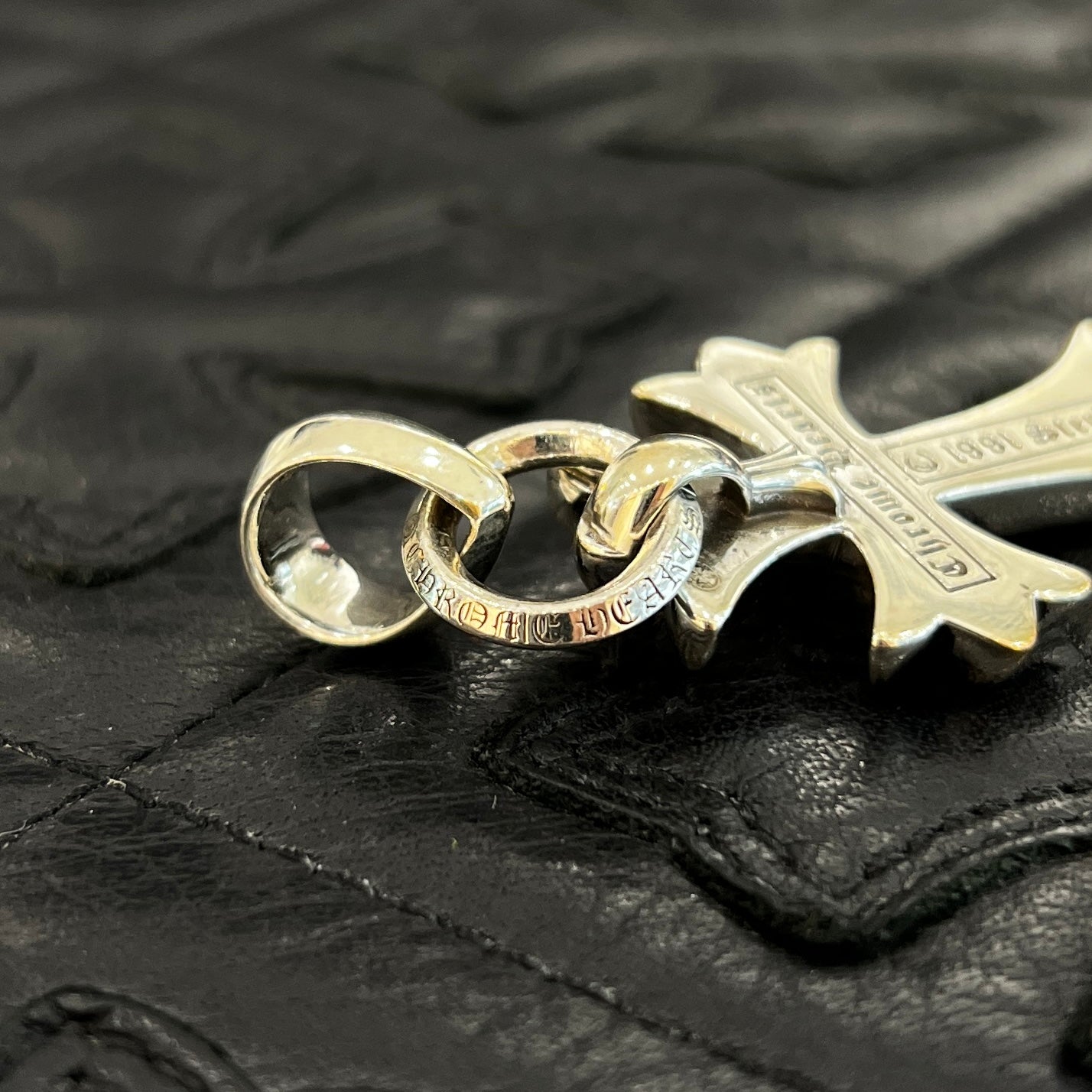 スモールクロスベイル　スモールクロスwithベイル　シルバー925　ベイルクロス CHROME HEARTS Small CH Cross Pendant With Bail クロムハーツ