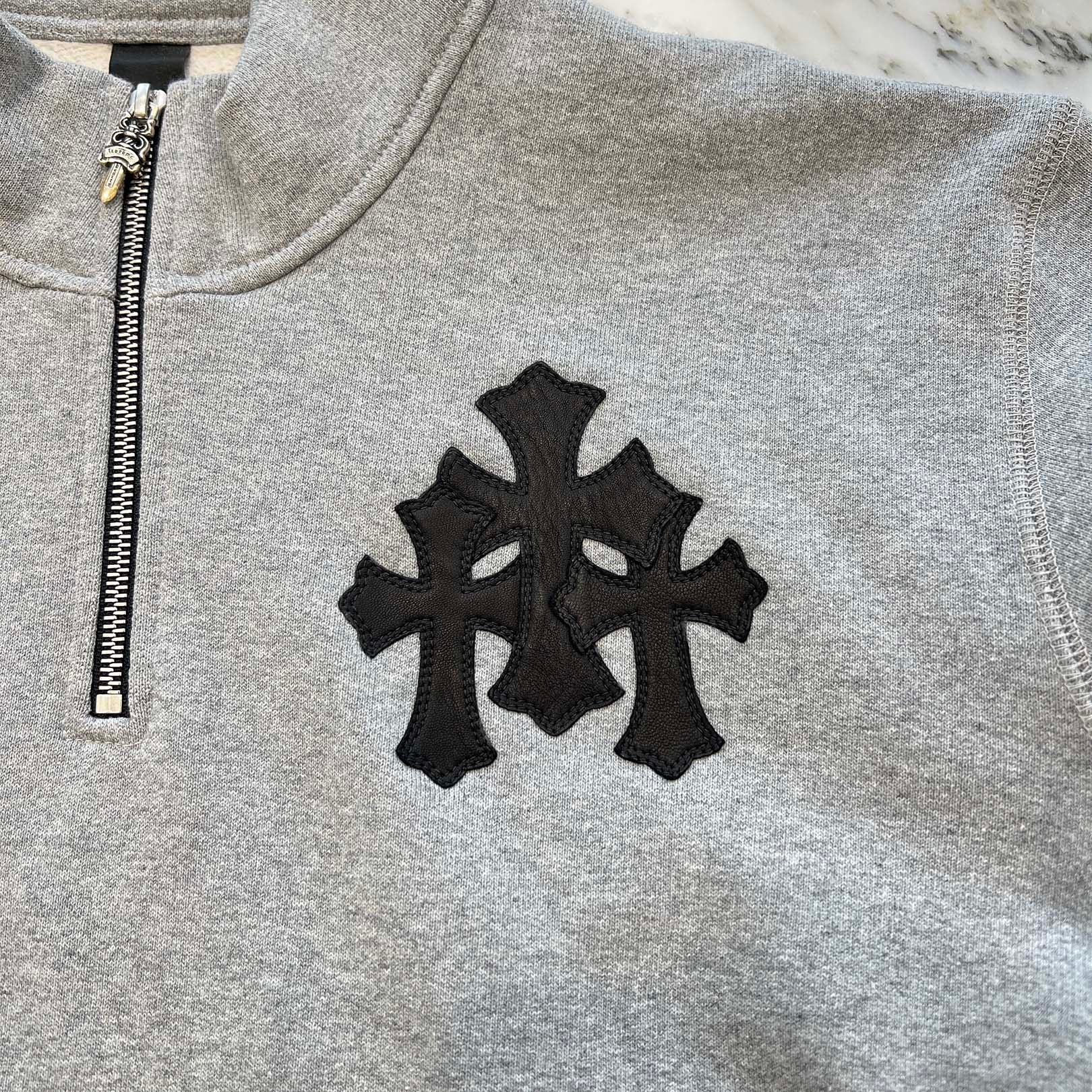 CHROME HEARTS Y NOT Cemetery Cross Leather Patch Half Zip Sweatshirt Size XL クロムハーツ ワイノット セメタリークロス レザーパッチ ハーフジップ スウェットシャツ サイズXL