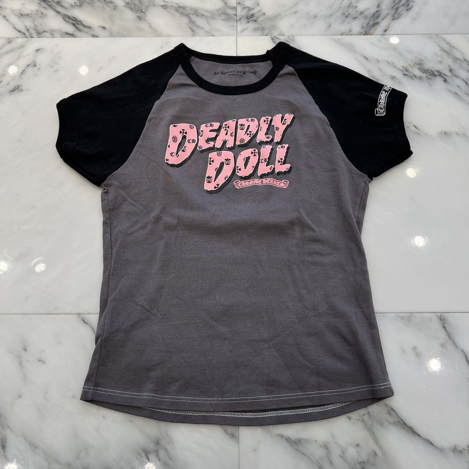 CHROME HEARTS × DEADLY DOLL Back Viny Heart Print Raglan Tee Size M クロムハーツ × デッドリードール バックヴィニーハート プリント ラグランTシャツ サイズM