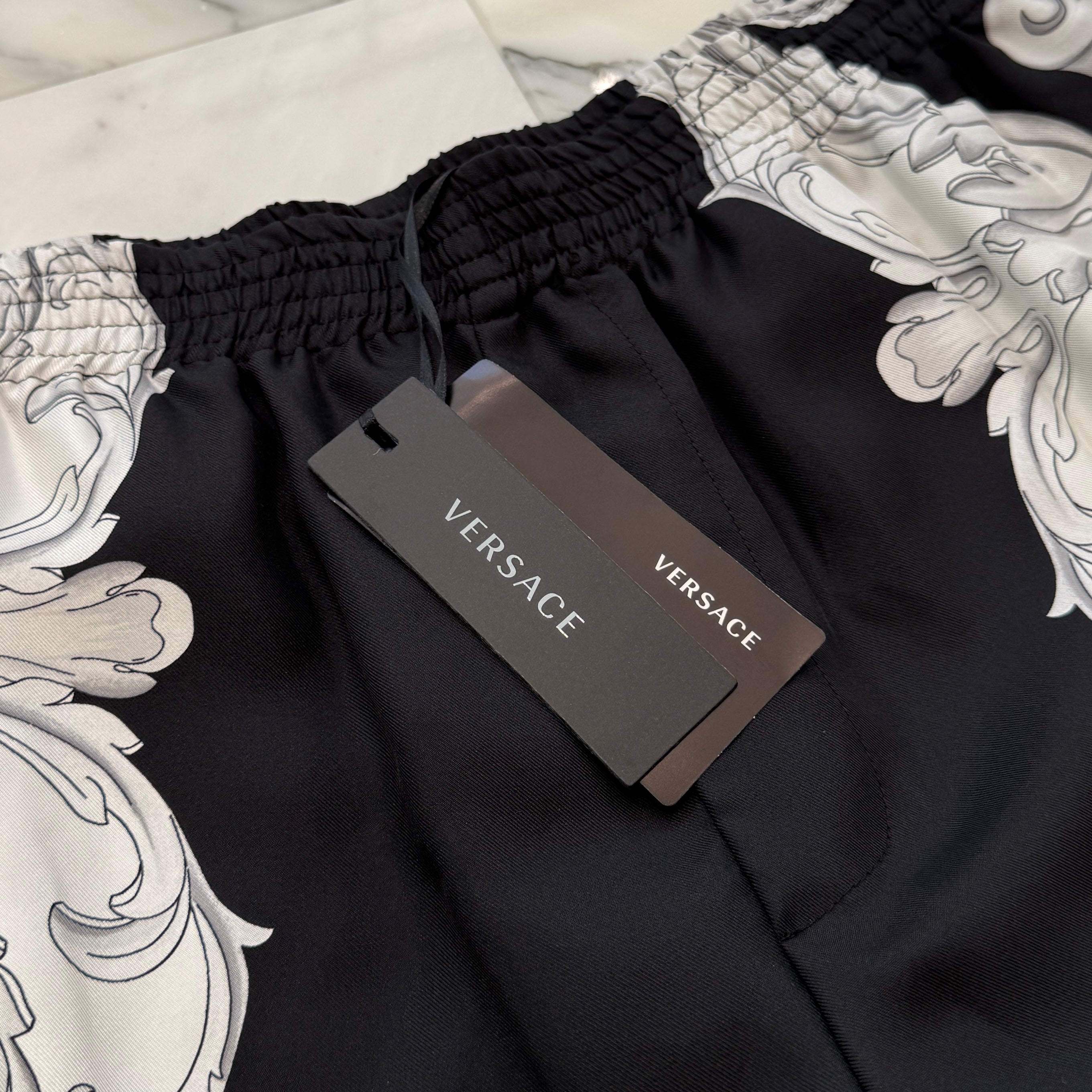 VERSACE 2022AW Silver Baroque Silk Shorts 1002476 1A04155 Size 48 ヴェルサーチェ シルバーバロック シルク ショーツ サイズ48