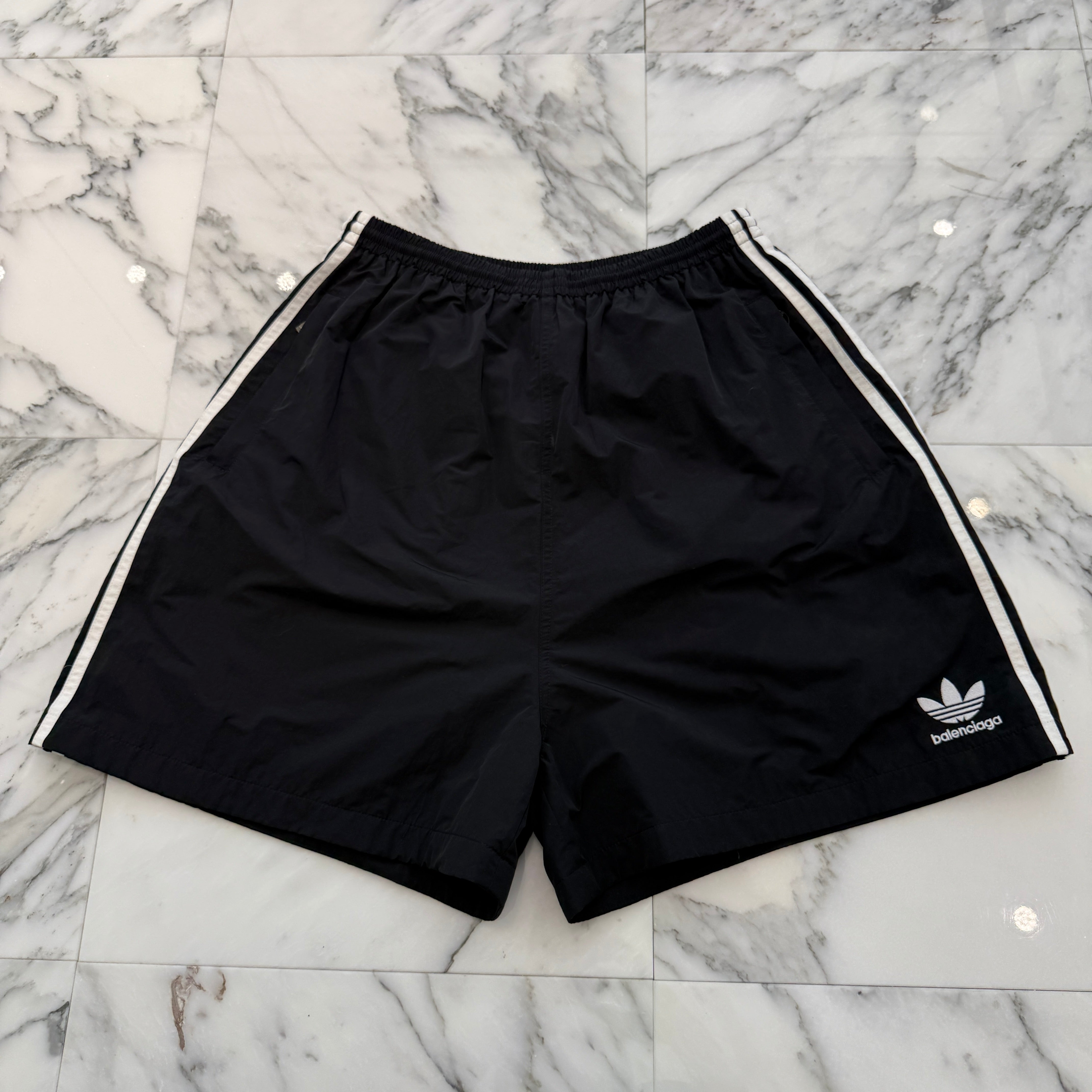 BALENCIAGA × adidas 2022AW Trefoil Logo embroidery 3 Stripe Shorts 712282 TNQ22 Size 48 バレンシアガ×アディダス トレフォイルロゴ刺繡 3ストライプ ショーツ サイズ48
