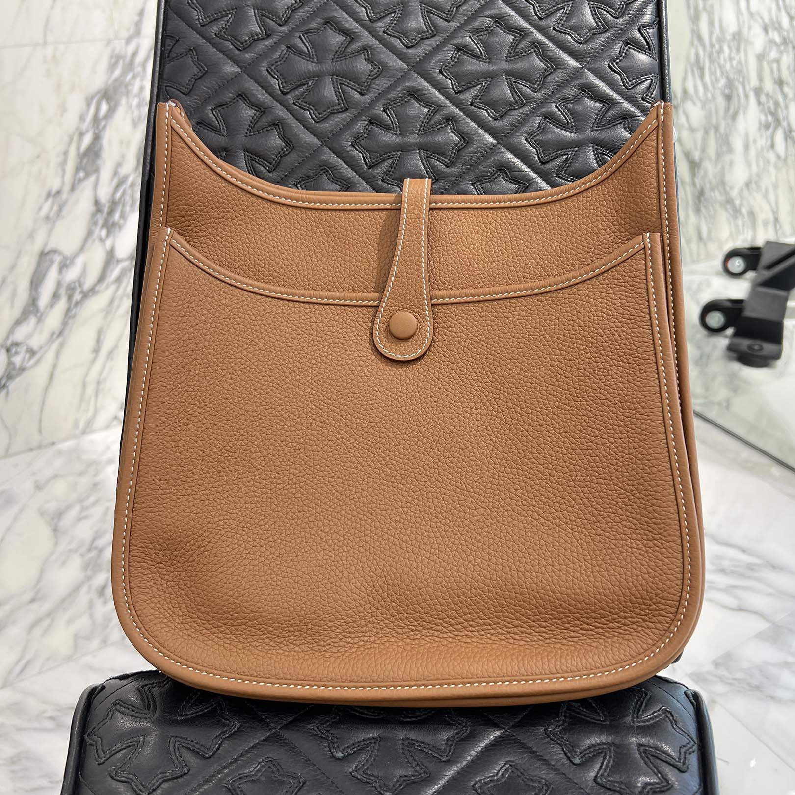 HERMES Evelyne Poche Ⅲ PM 29 "Gold" W刻印 エルメス エブリン ポッシュ Ⅲ PM 29 "ゴールド" レザーショルダーバッグ