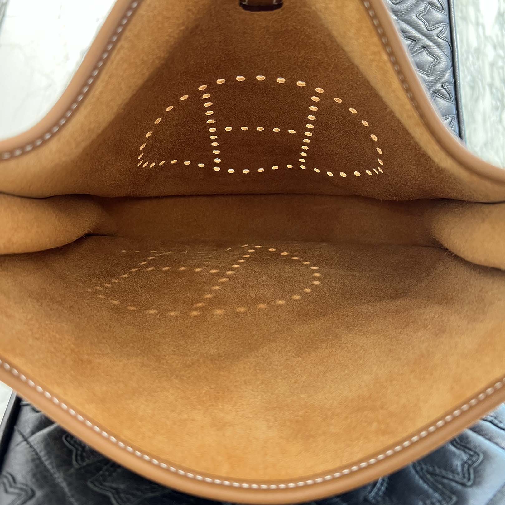 HERMES Evelyne Poche Ⅲ PM 29 "Gold" W刻印 エルメス エブリン ポッシュ Ⅲ PM 29 "ゴールド" レザーショルダーバッグ