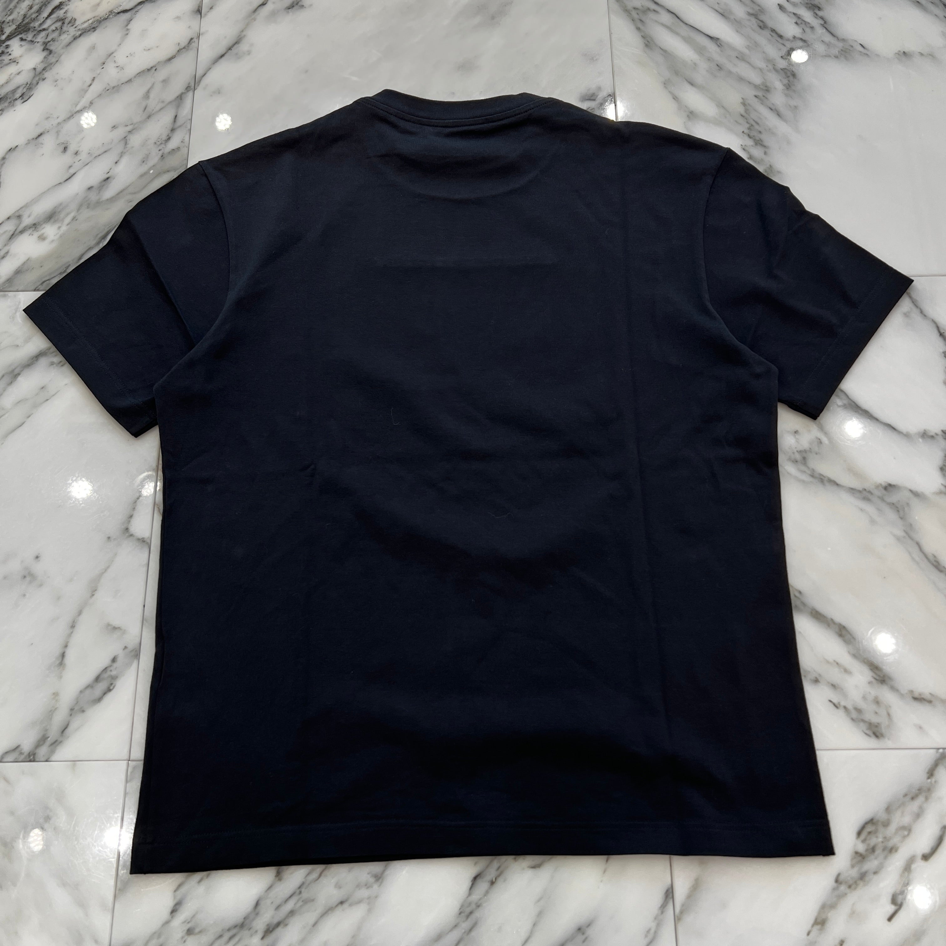 LOUIS VUITTON 2021SS LV2054 Front Logo Plate Signature Tee 1A8HM9 Size M ルイヴィトン LV2054 フロントロゴ プレートシグネチャーTシャツ サイズM