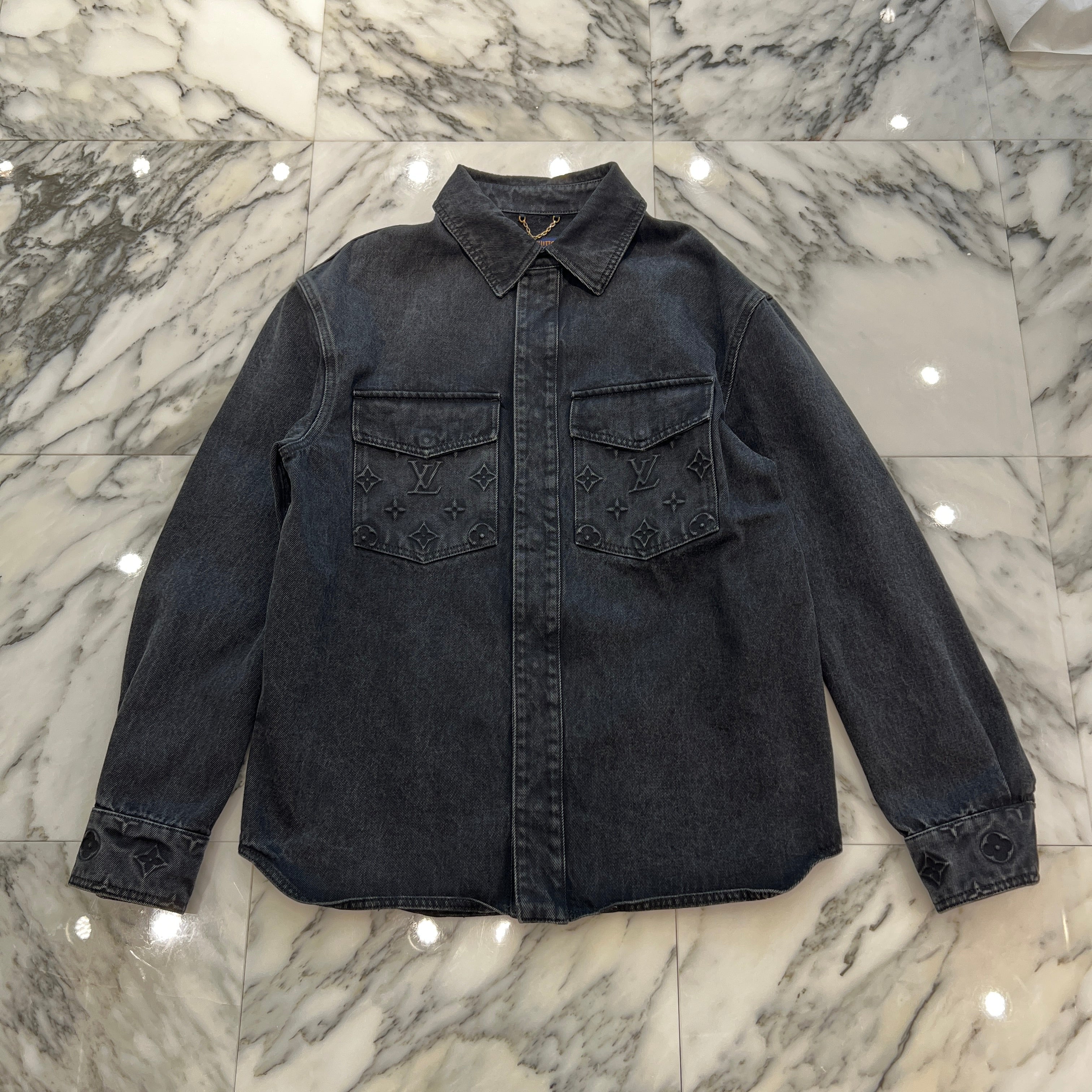 LOUIS VUITTON 2024SS Monogram Emboss Pocket Oversized Denim Jacket EM241Q Size M ルイヴィトン モノグラムエンボスポケット オーバーサイズ デニムジャケット サイズM