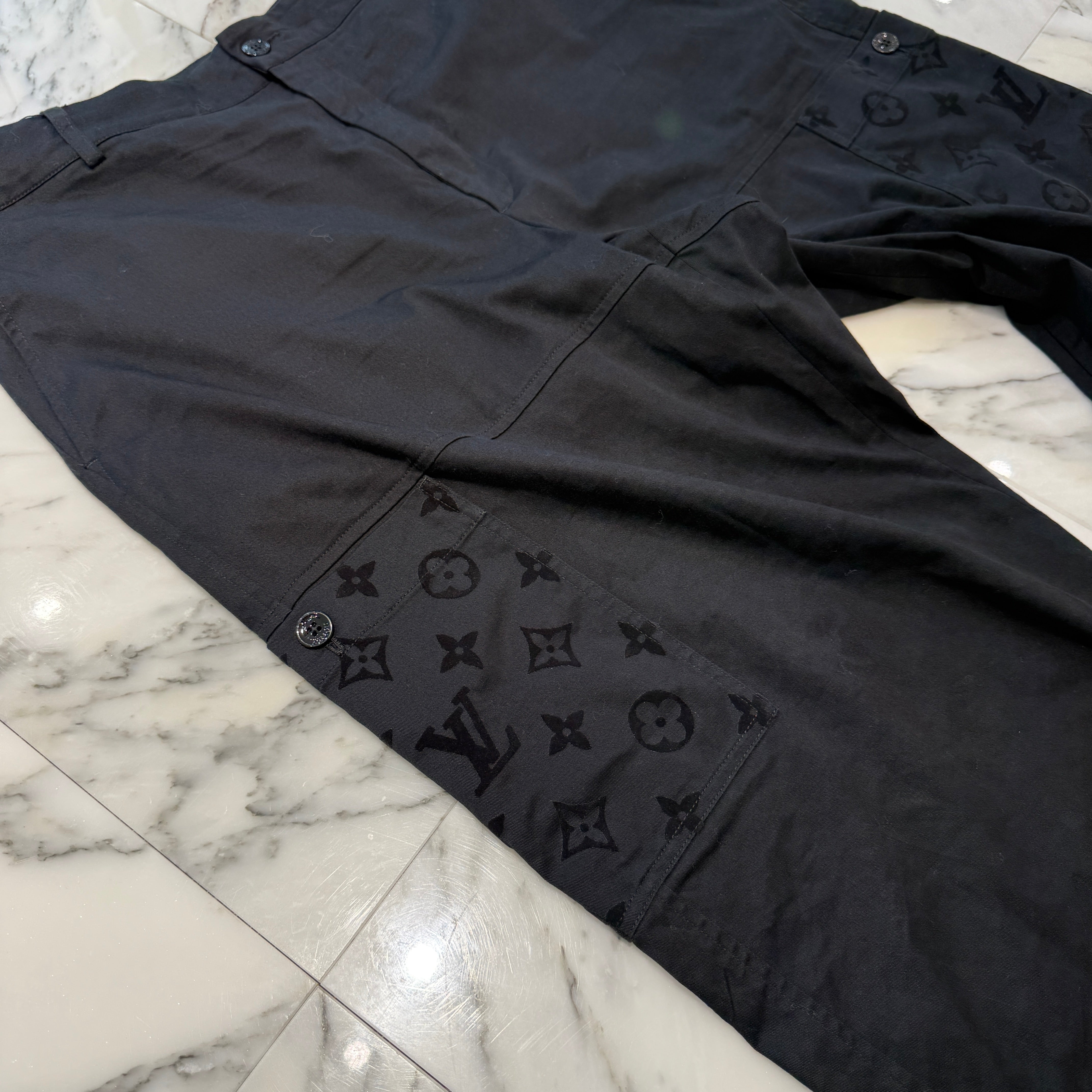 LOUIS VUITTON 2024SS Monogram Pocket Cotton Work Pants HQP45W Size 56 ルイヴィトン モノグラムポケット コットンワークパンツ サイズ56