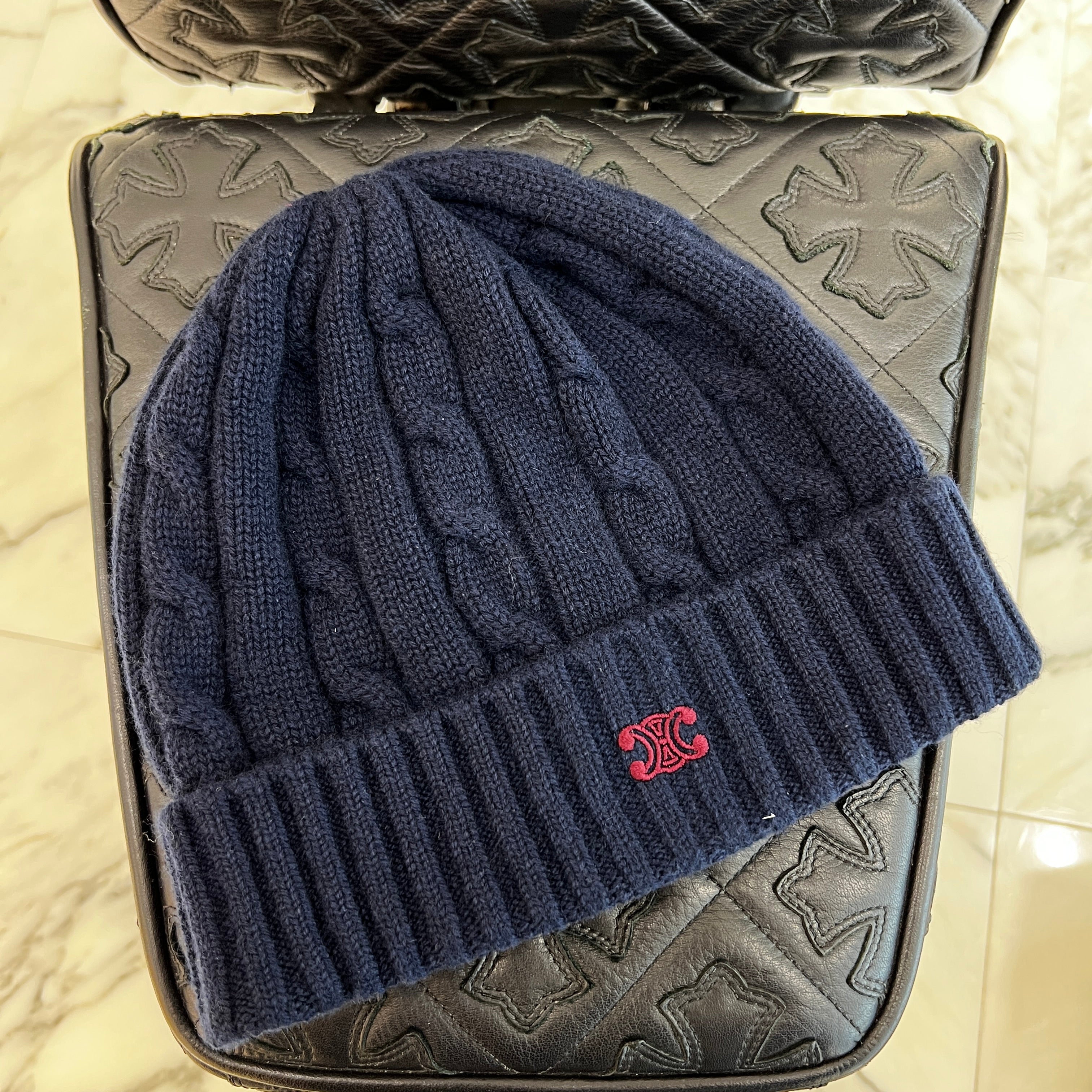 CELINE 2025SS Triomphe Embroidery Cashmere Cable Knit Beanie 2AE0L362W.07MR Size TU セリーヌ トリオンフ刺繡 カシミヤ ケーブルニットビーニー サイズTU